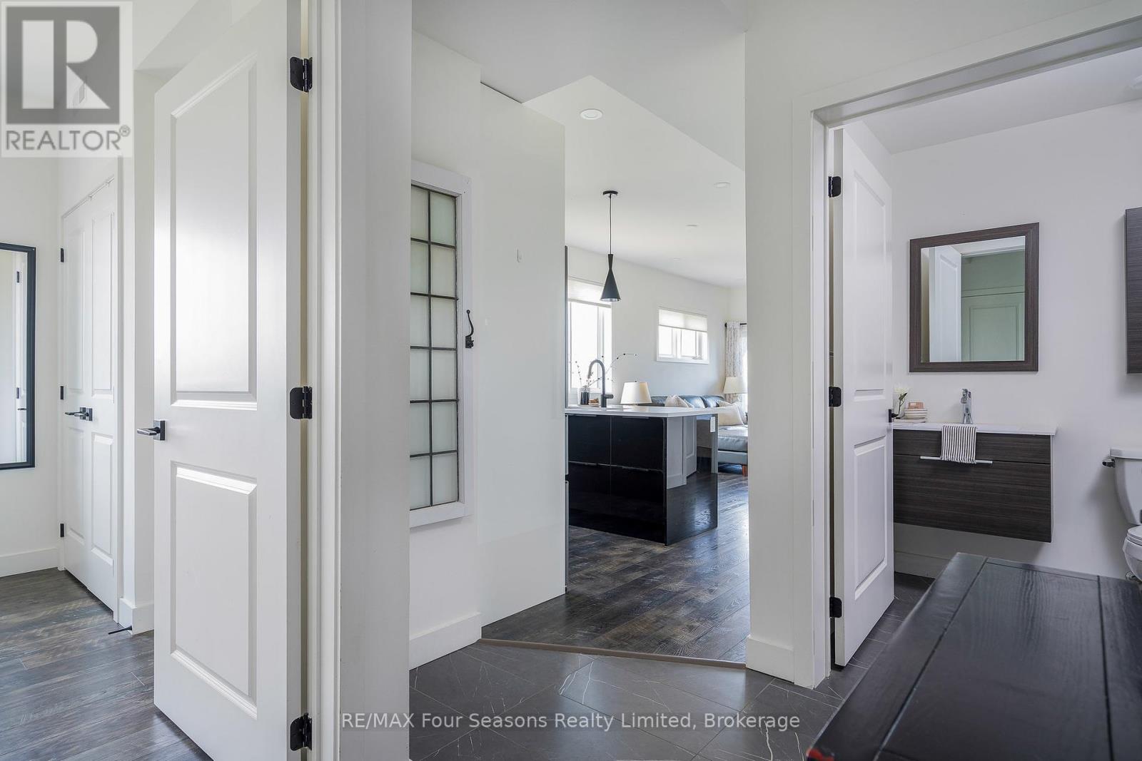 Photo 6 of 302 12 Beausoleil Lane, Blue Mountains ON