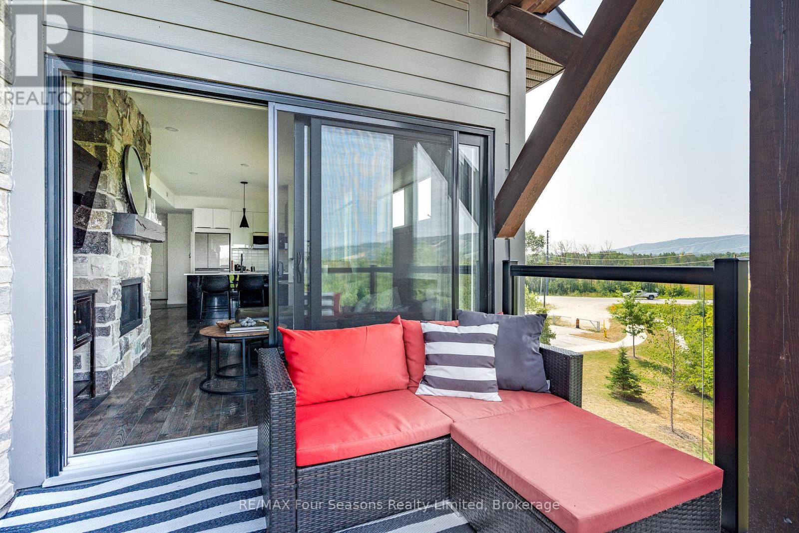 Photo 21 of 302 12 Beausoleil Lane, Blue Mountains ON