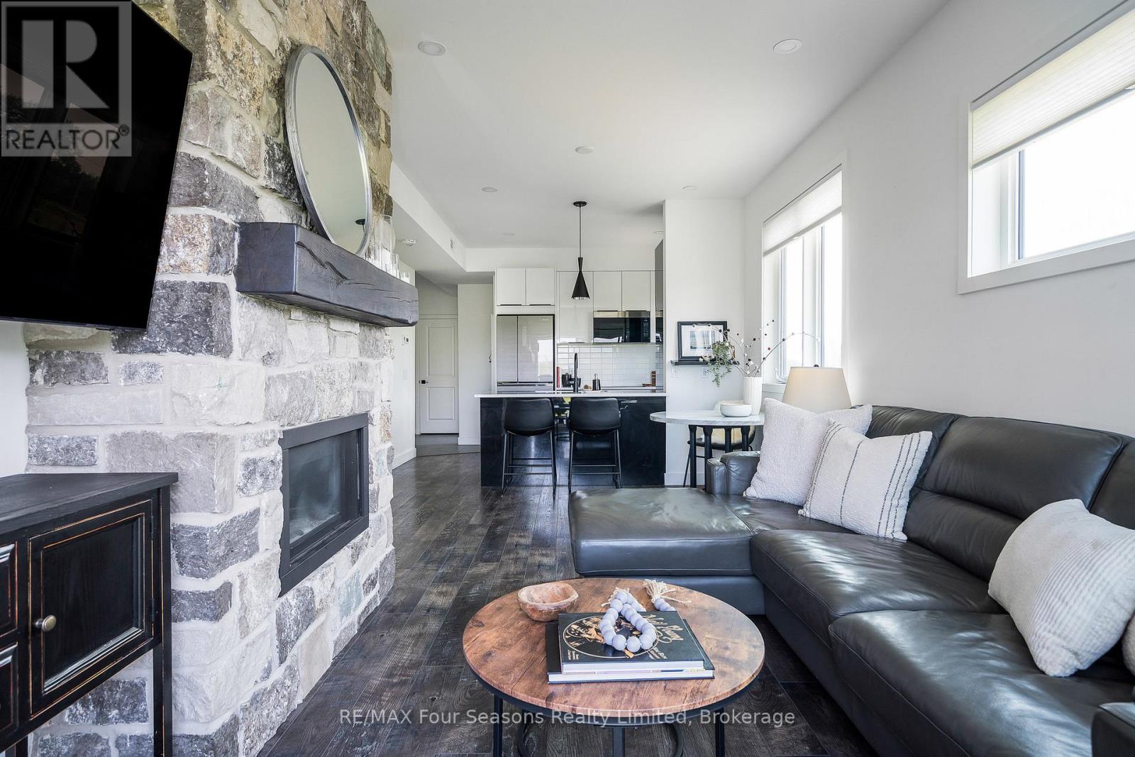 Photo 46 of 302 12 Beausoleil Lane, Blue Mountains ON