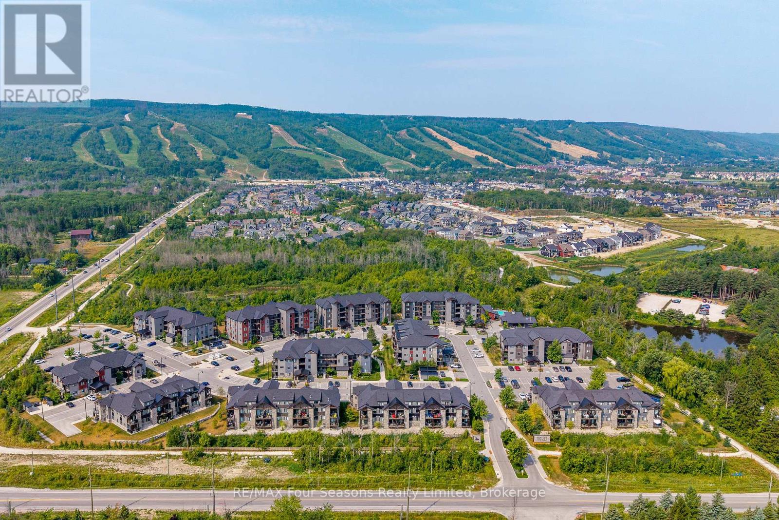 Photo 26 of 302 12 Beausoleil Lane, Blue Mountains ON