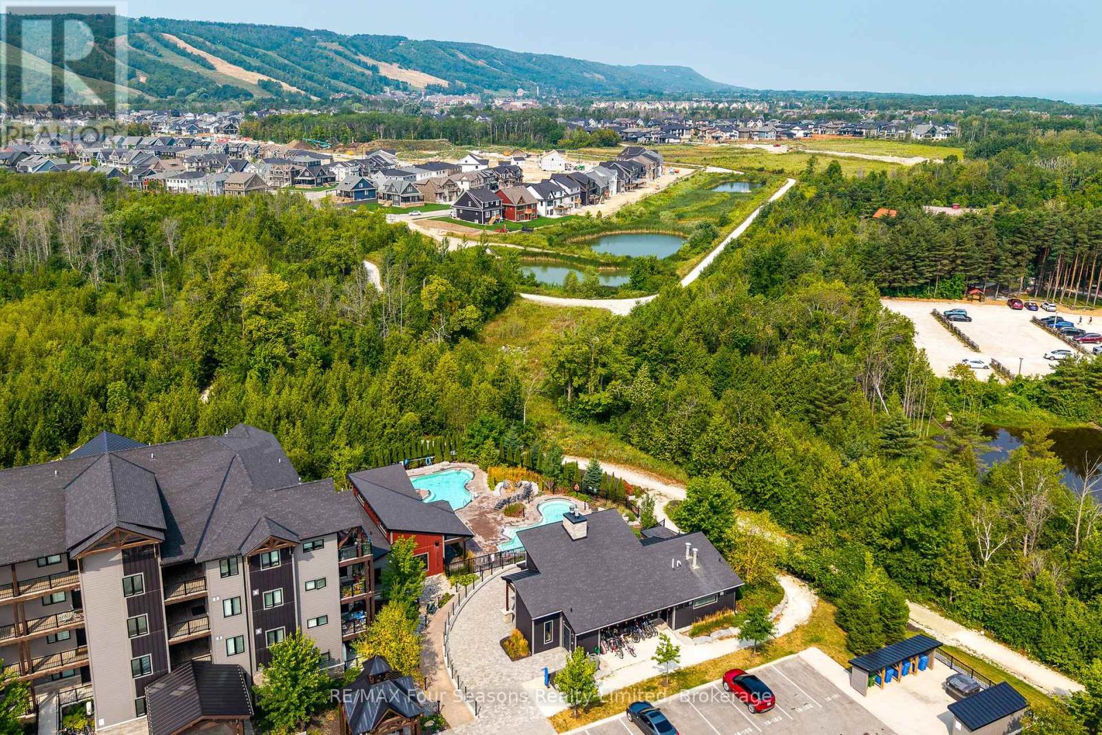 Photo 45 of 302 12 Beausoleil Lane, Blue Mountains ON
