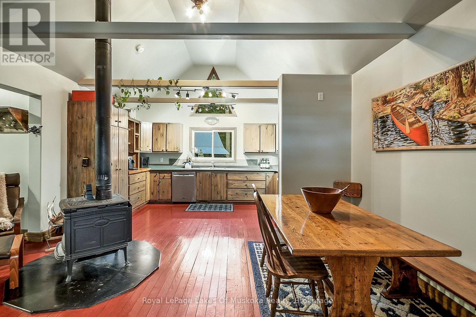 Photo 10 of 1005 Kirbys Beach Road, Bracebridge ON