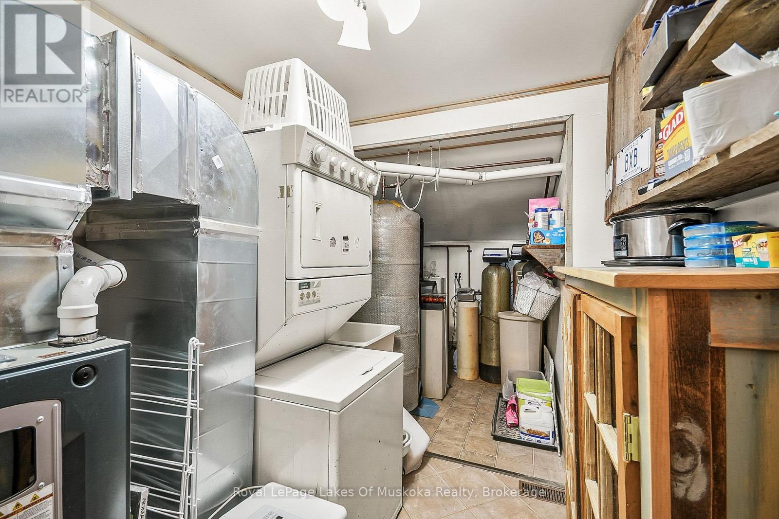 Photo 1 of 1005 Kirbys Beach Road, Bracebridge ON