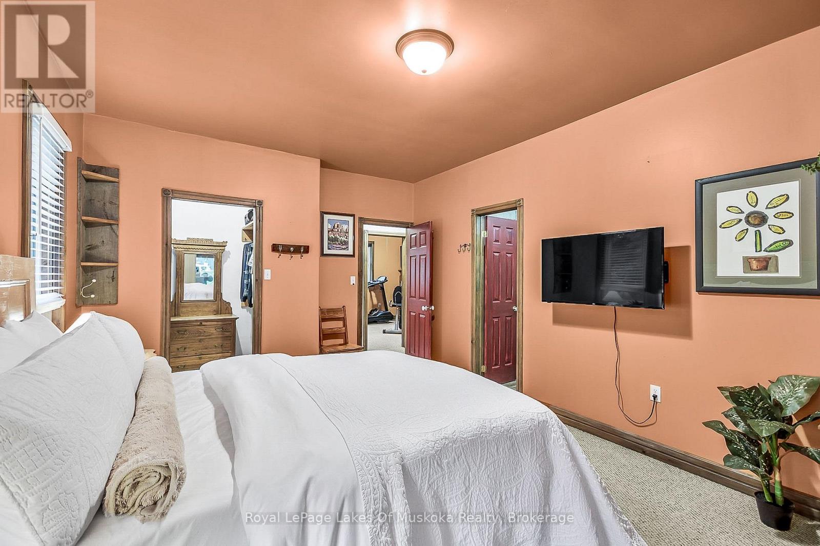 Photo 23 of 1005 Kirbys Beach Road, Bracebridge ON
