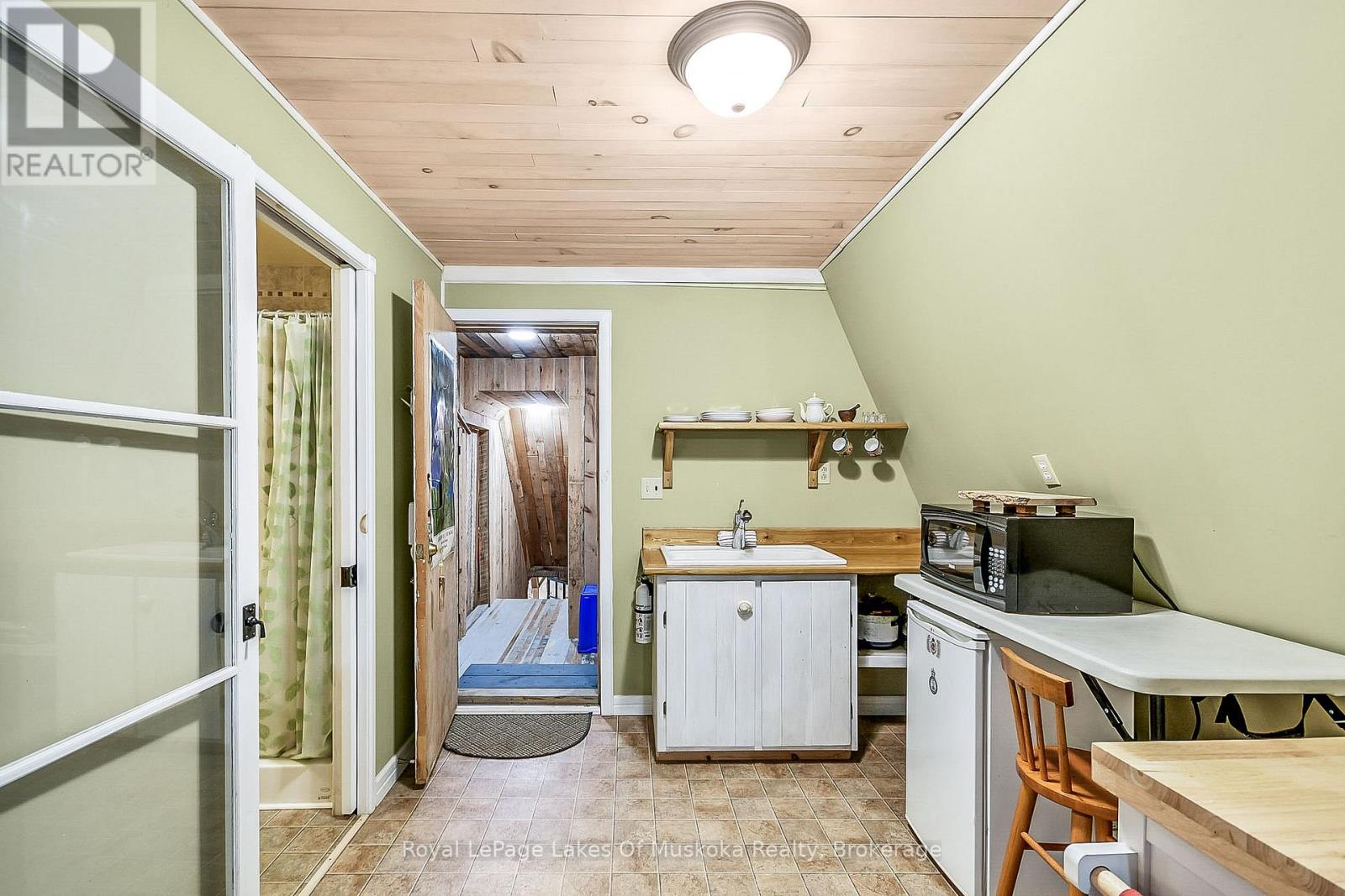 Photo 40 of 1005 Kirbys Beach Road, Bracebridge ON