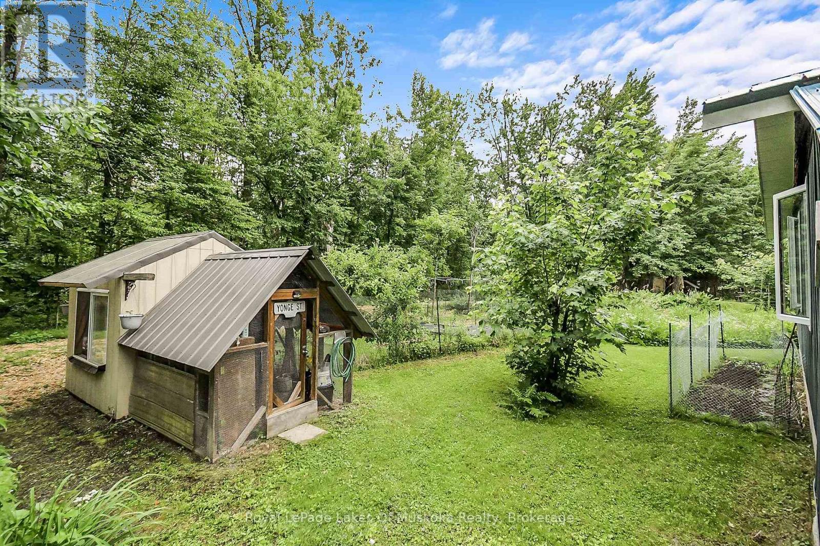 Photo 26 of 1005 Kirbys Beach Road, Bracebridge ON
