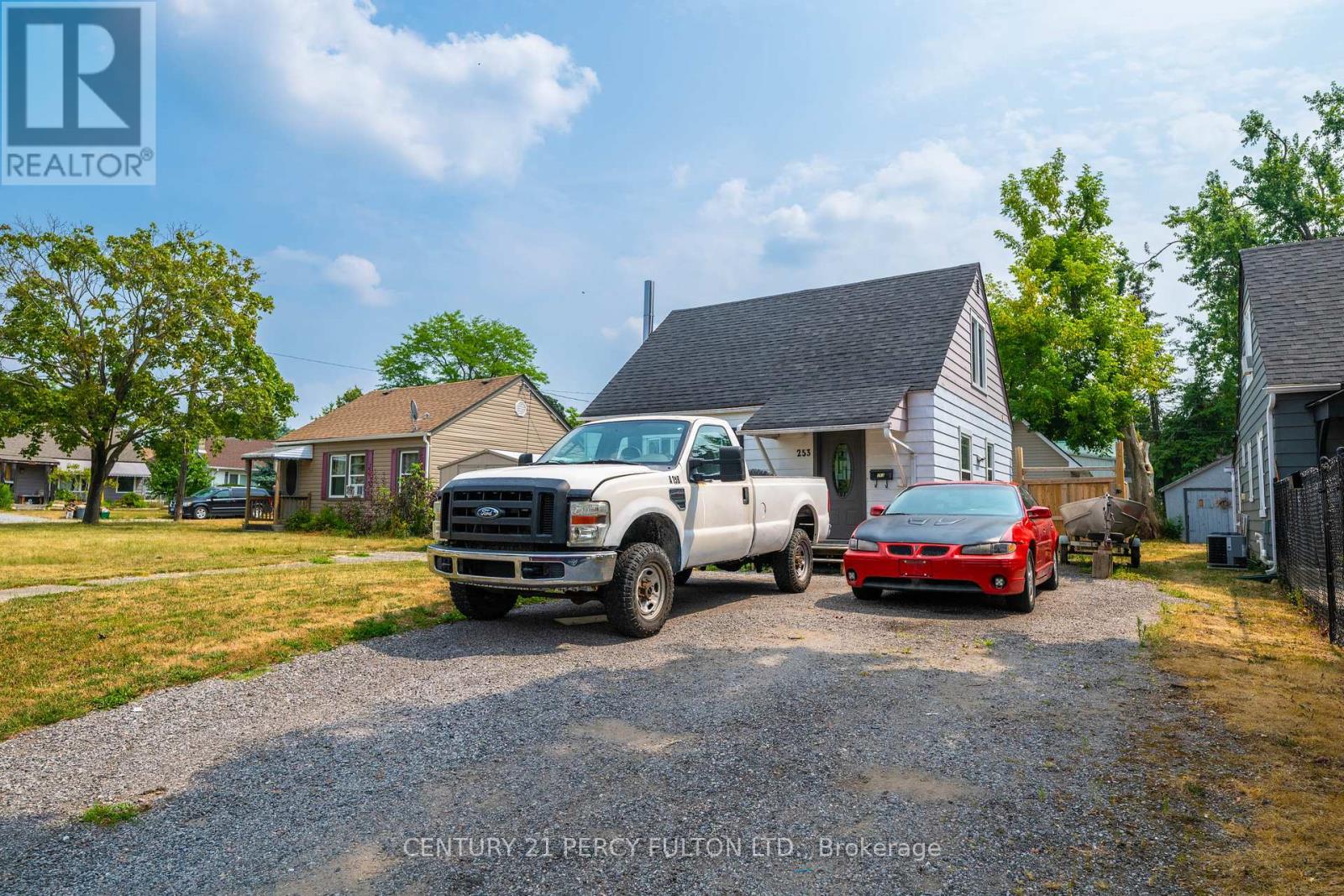 Photo 15 of 253 Princess Elizabeth Crescent, Kawartha Lakes ON
