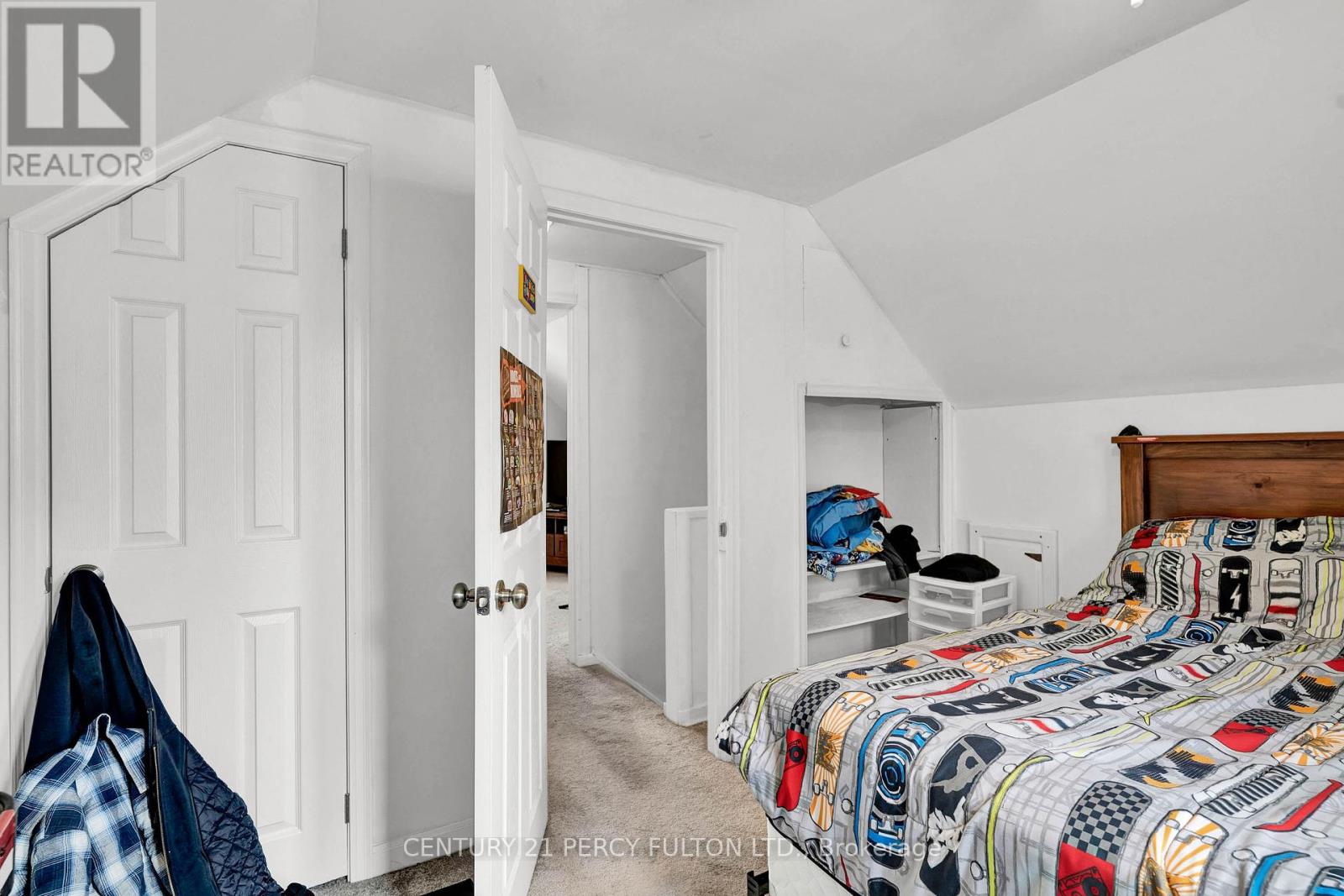Photo 9 of 253 Princess Elizabeth Crescent, Kawartha Lakes ON