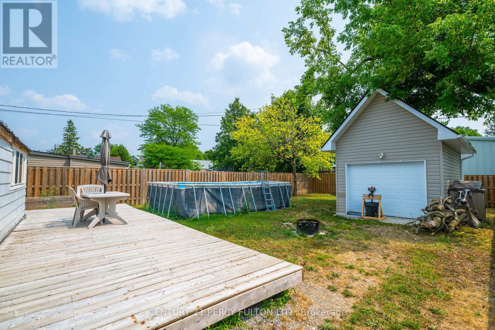 Photo 2 of 253 Princess Elizabeth Crescent, Kawartha Lakes ON