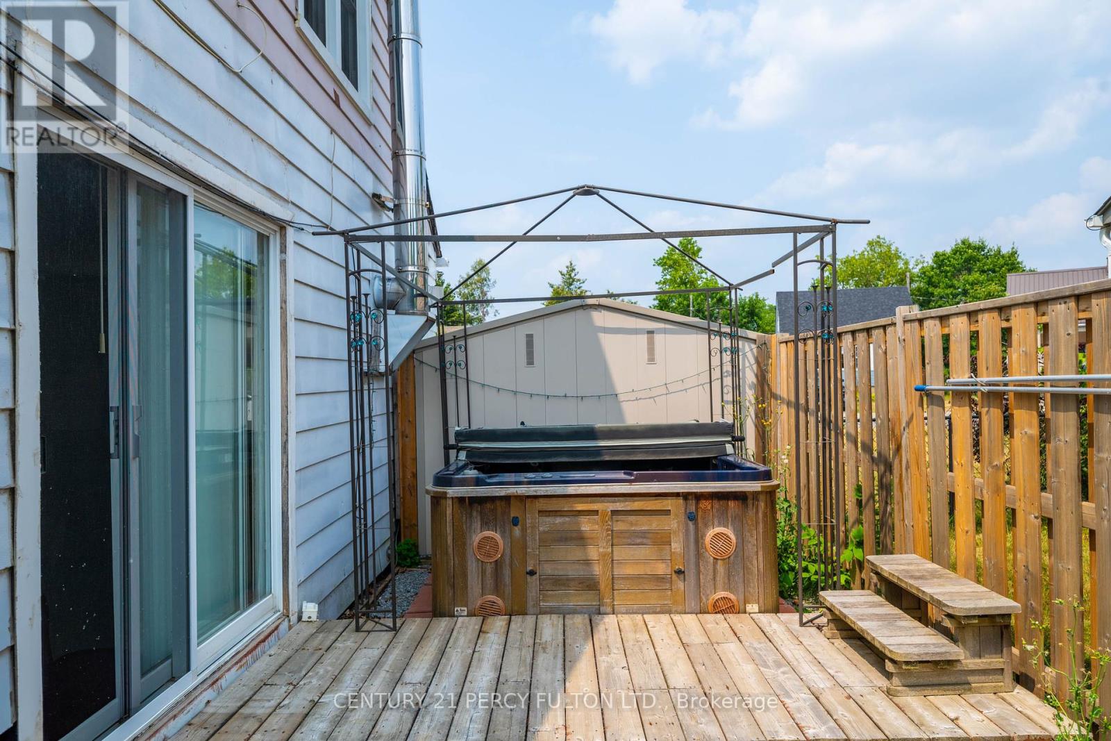 Photo 14 of 253 Princess Elizabeth Crescent, Kawartha Lakes ON