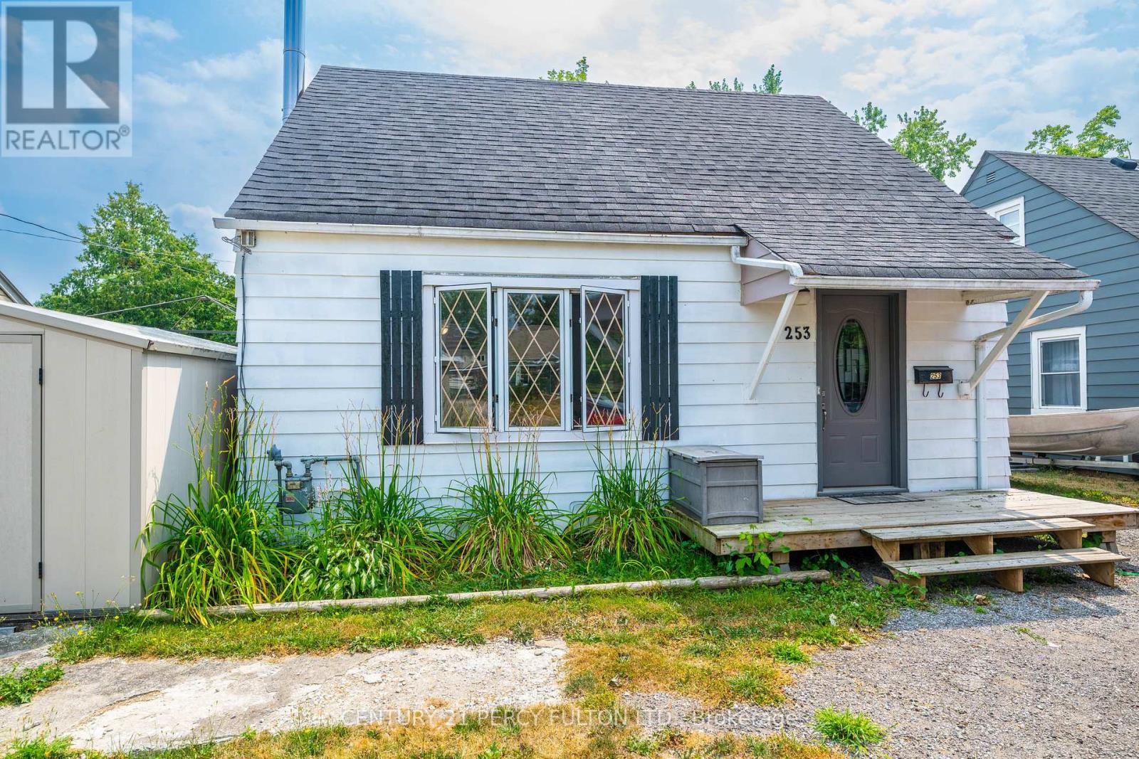 Photo 3 of 253 Princess Elizabeth Crescent, Kawartha Lakes ON