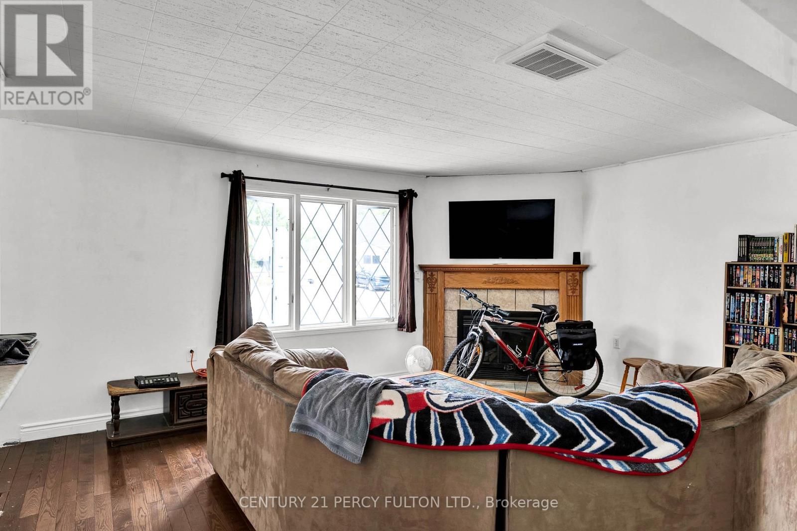 Photo 25 of 253 Princess Elizabeth Crescent, Kawartha Lakes ON