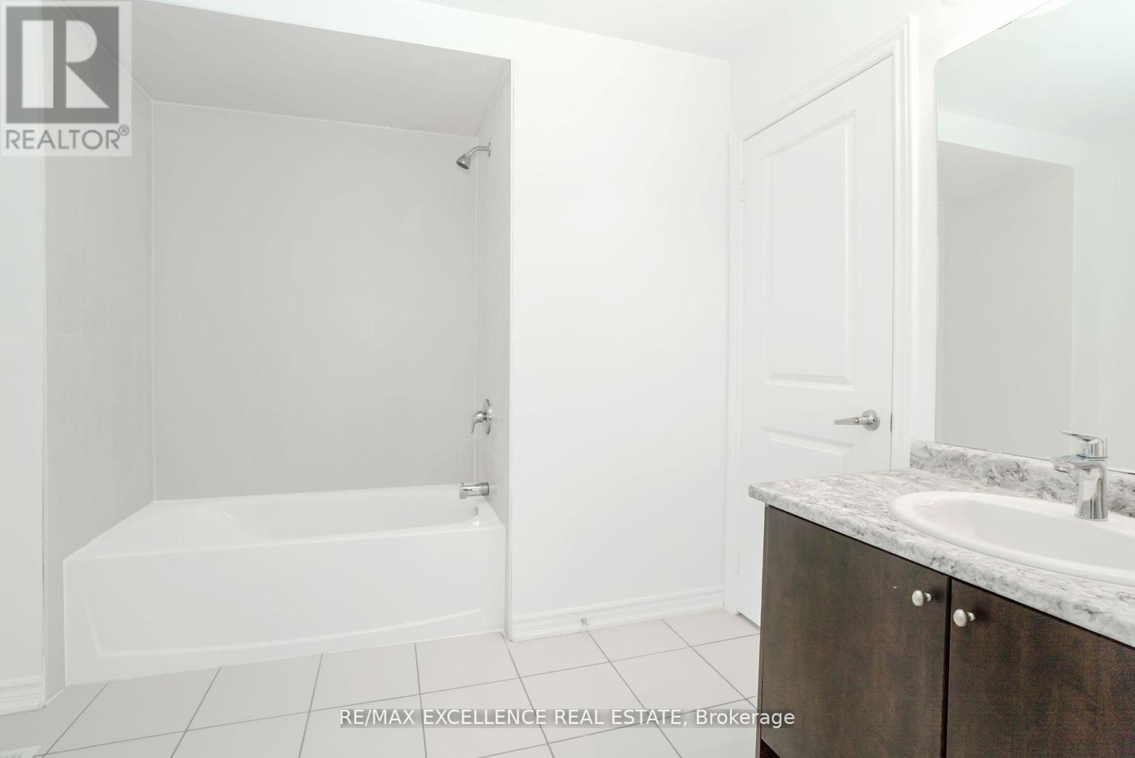 Photo 32 of 439 Vandusen Avenue, Southgate ON
