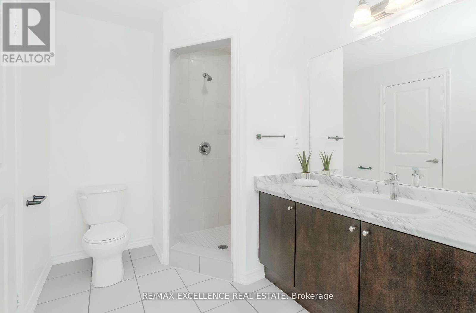 Photo 24 of 439 Vandusen Avenue, Southgate ON