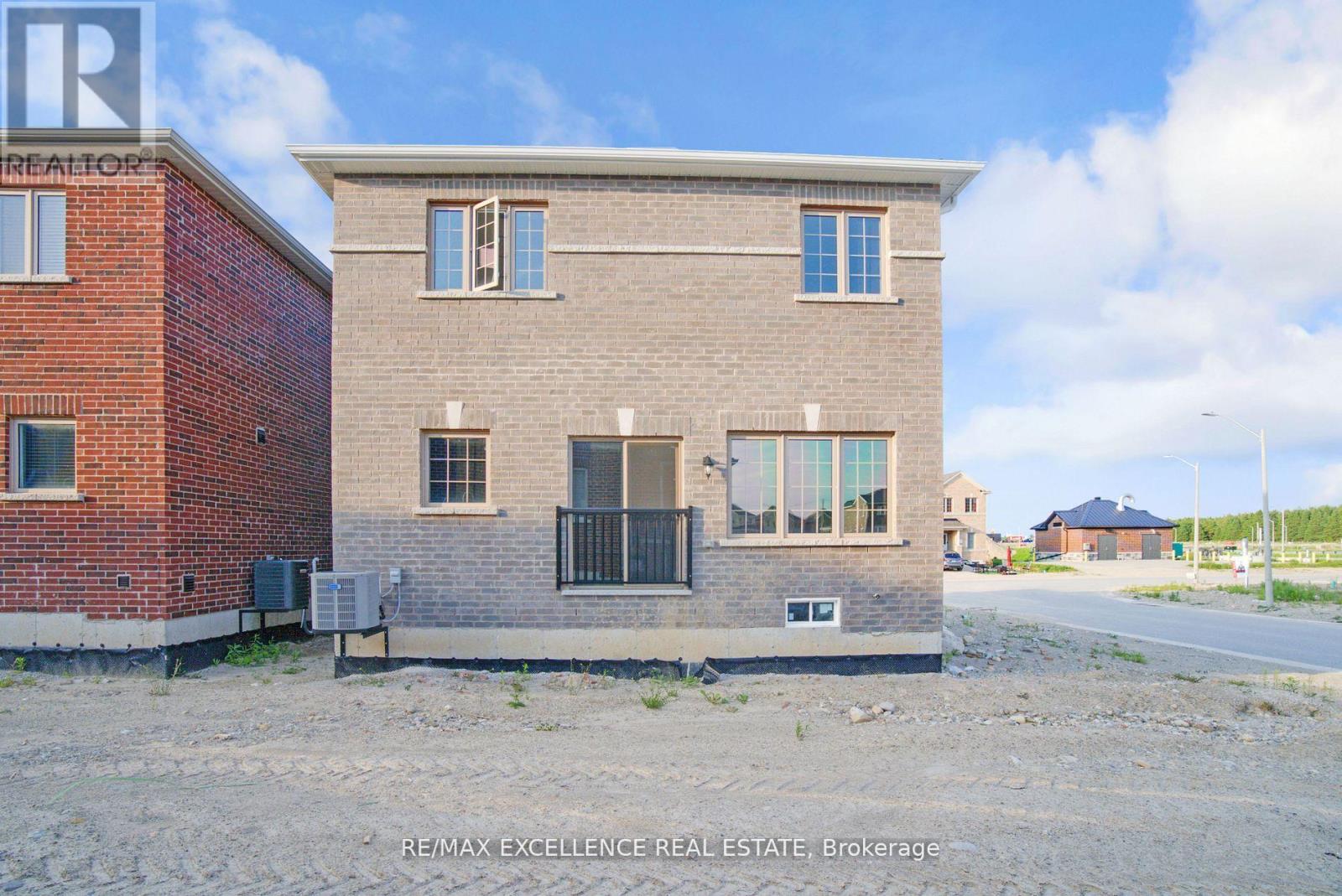 Photo 4 of 439 Vandusen Avenue, Southgate ON