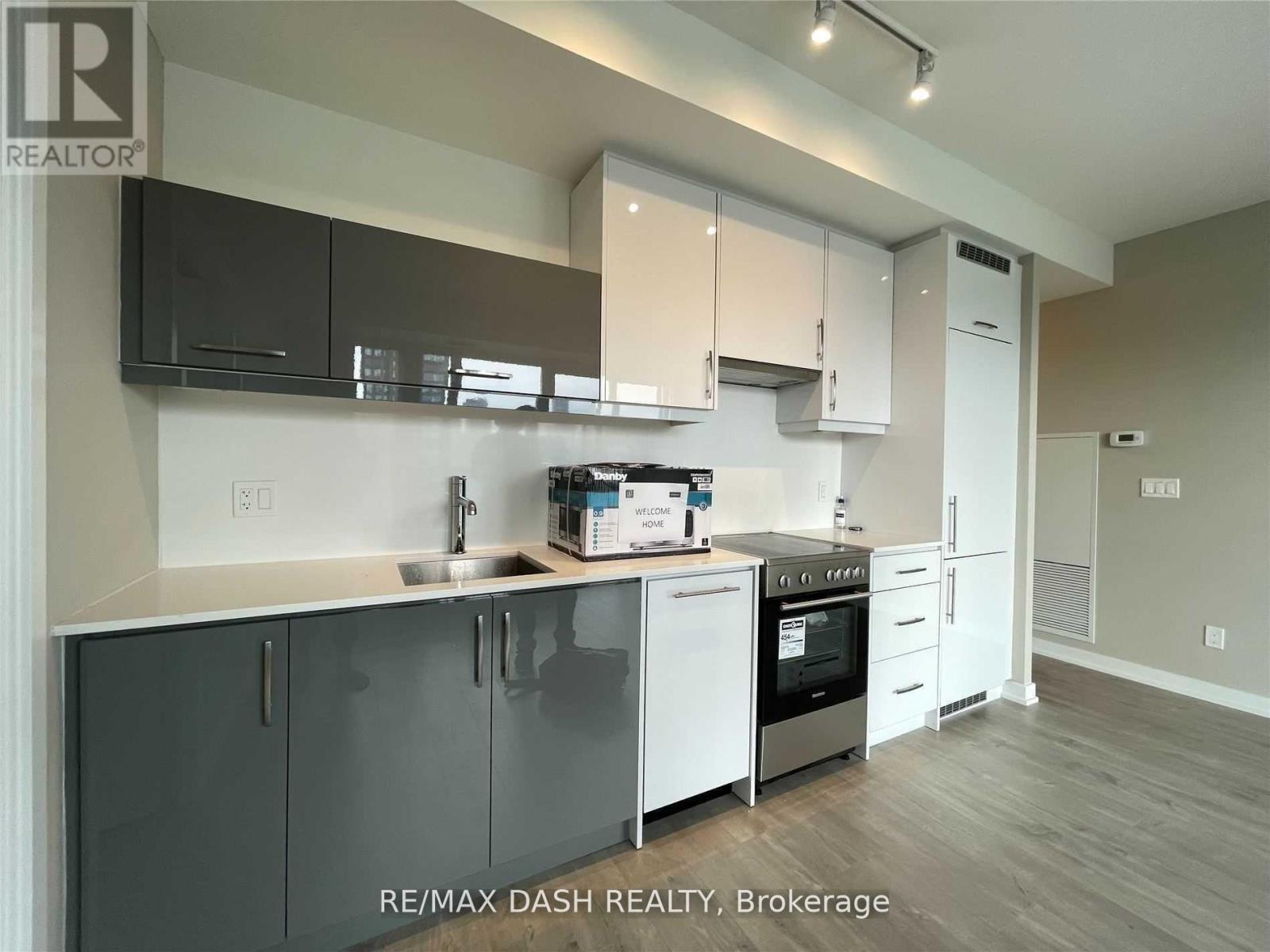 Photo 15 of Lph 01 181 Huron Street, Toronto ON