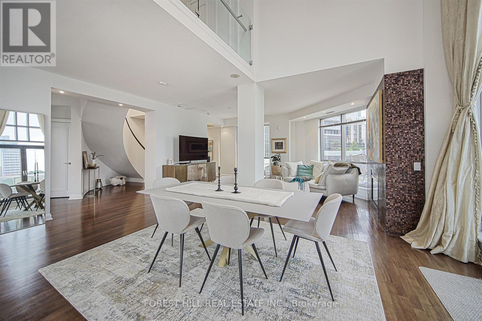 Photo 10 of 501 3 Mcalpine Street, Toronto ON