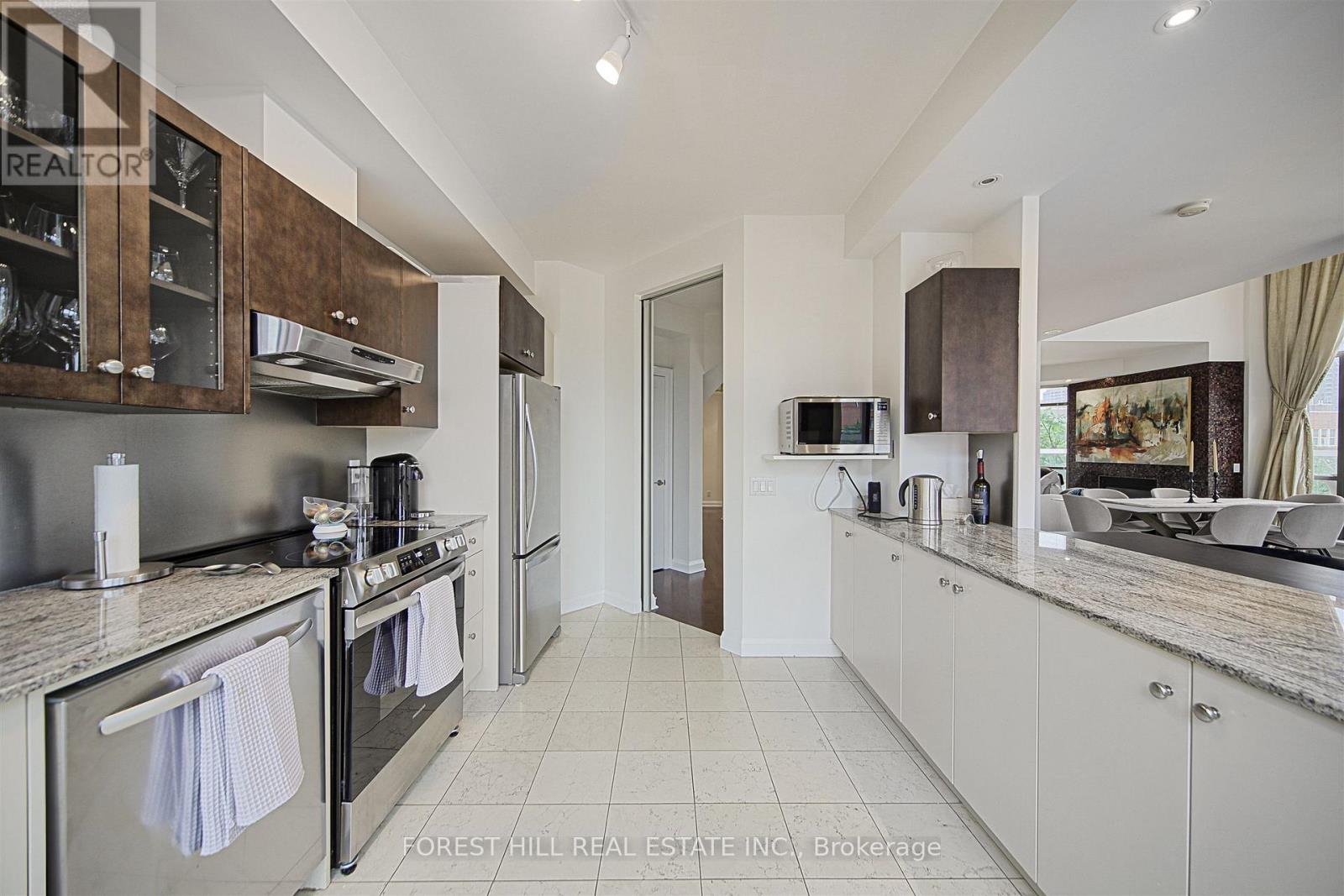 Photo 17 of 501 3 Mcalpine Street, Toronto ON