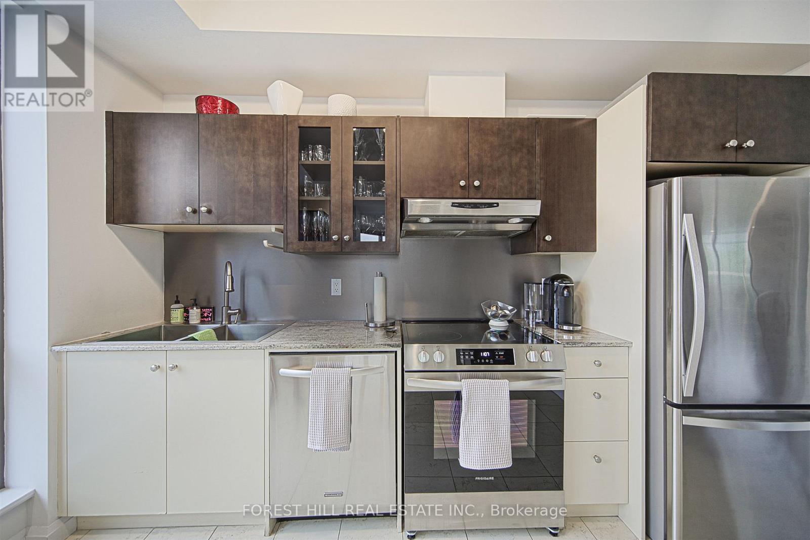 Photo 18 of 501 3 Mcalpine Street, Toronto ON