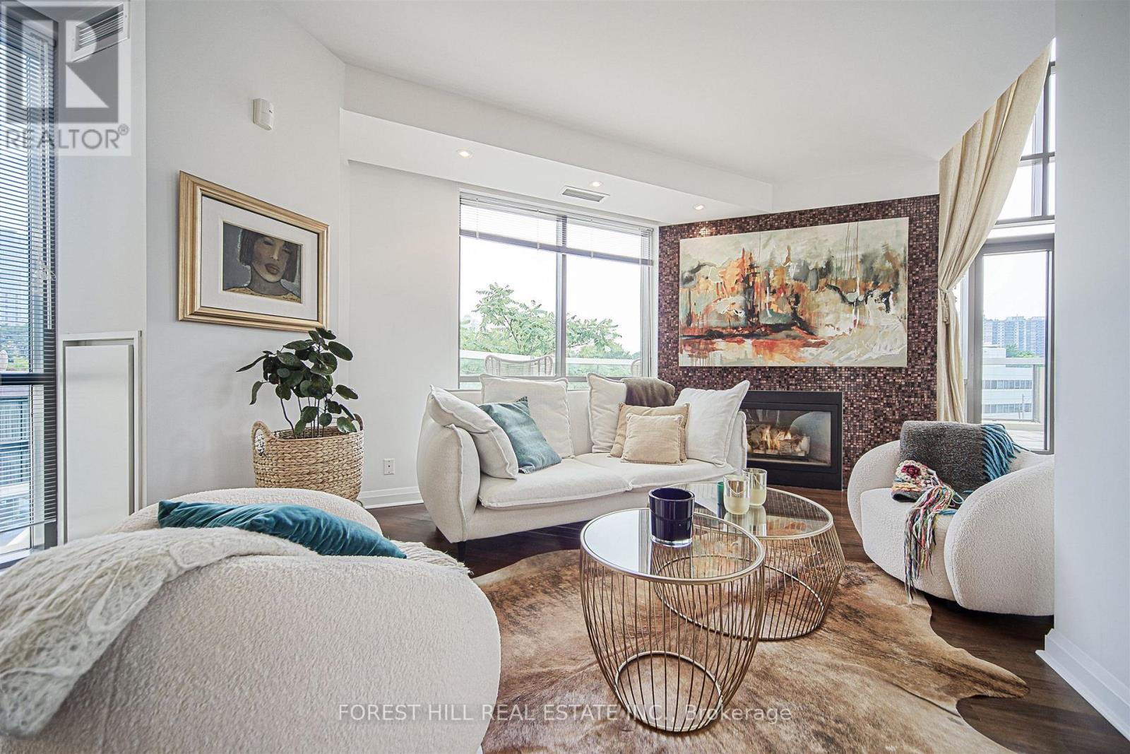 Photo 6 of 501 3 Mcalpine Street, Toronto ON