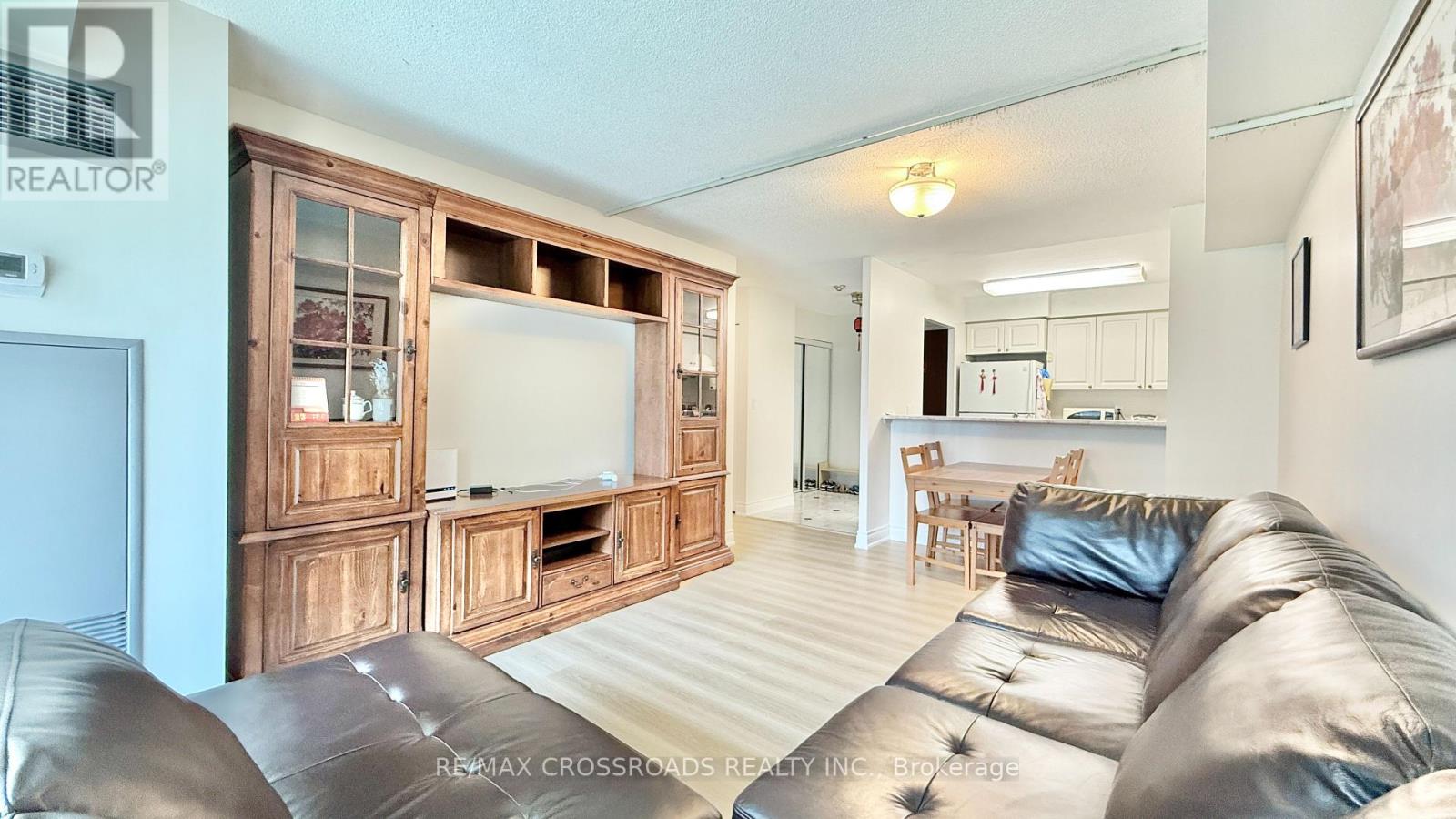 Photo 8 of 705 8 Pemberton Avenue, Toronto ON