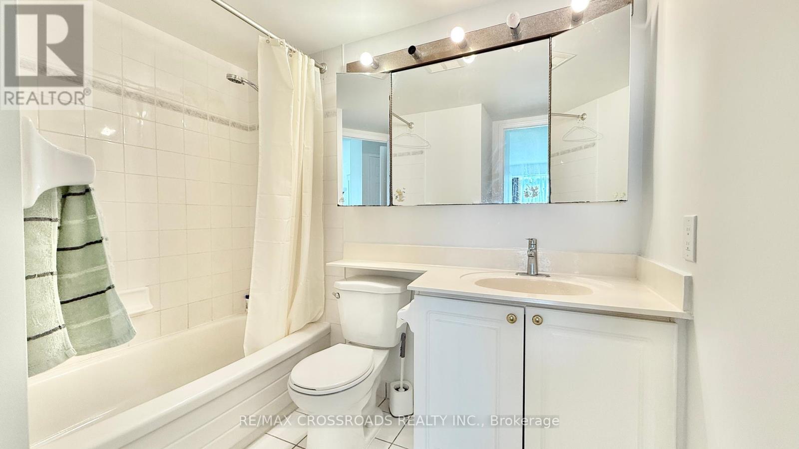 Photo 9 of 705 8 Pemberton Avenue, Toronto ON