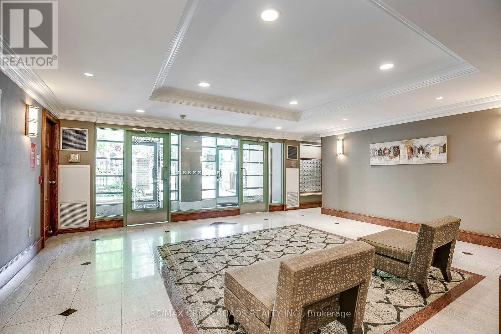 Photo 2 of 705 8 Pemberton Avenue, Toronto ON