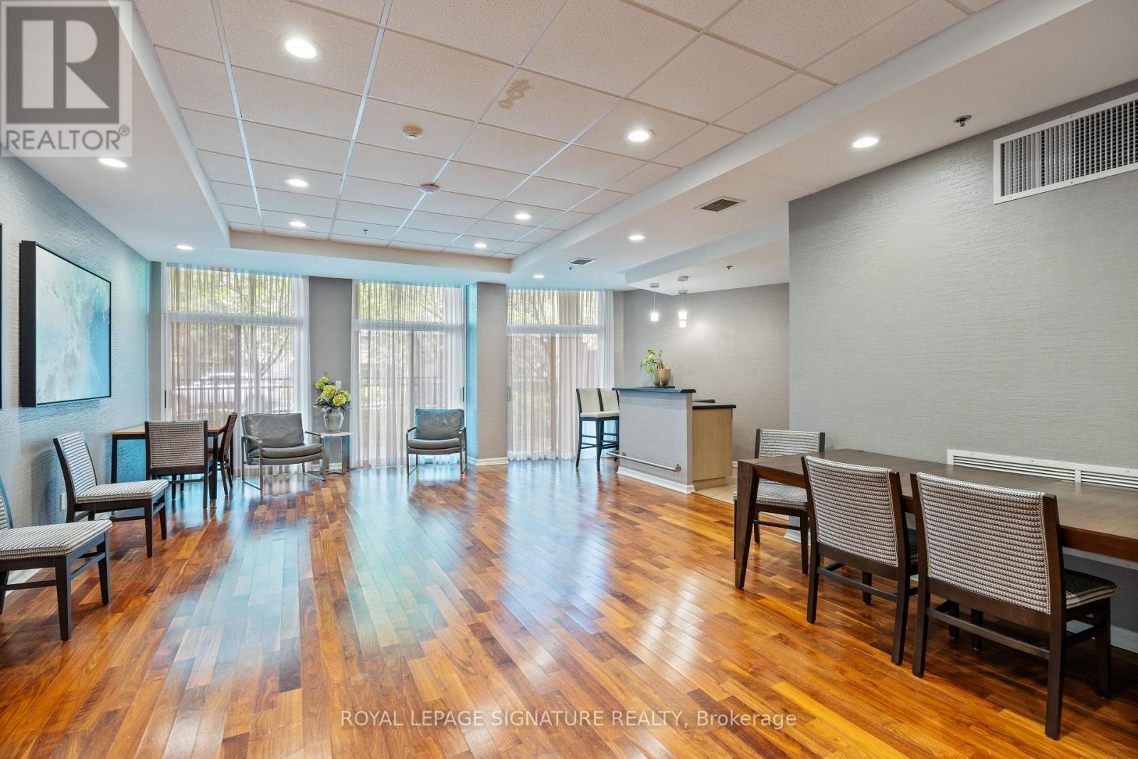 Photo 12 of 402 205 The Donway W, Toronto ON