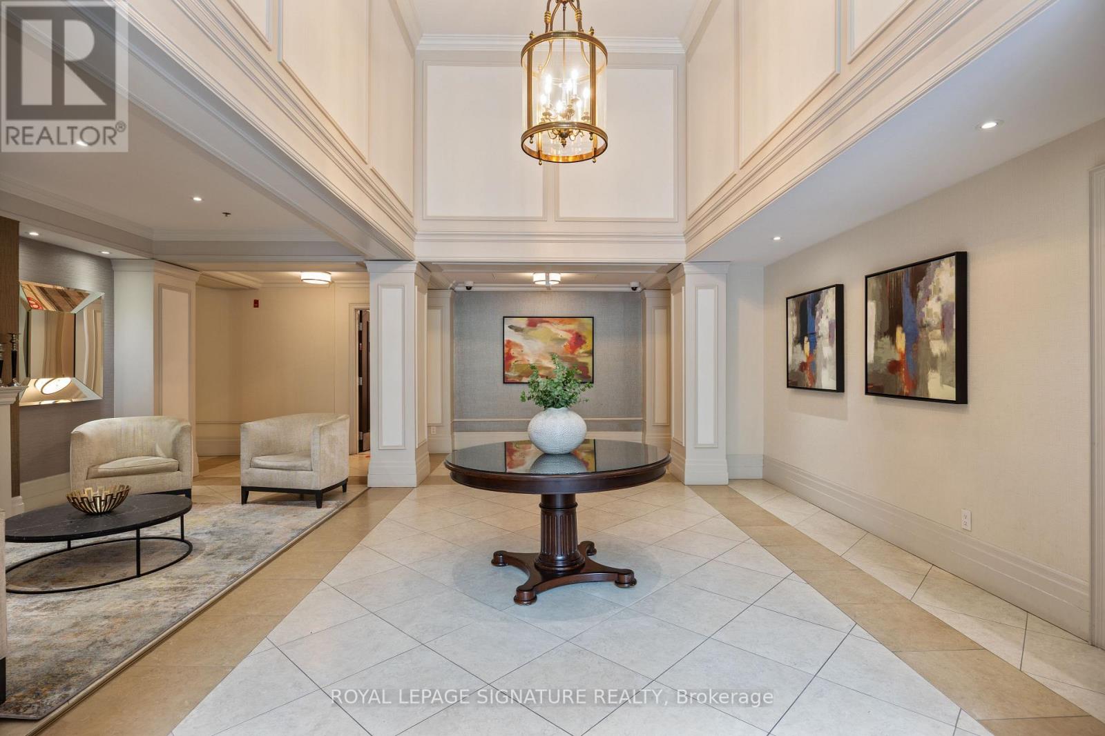Photo 1 of 402 205 The Donway W, Toronto ON