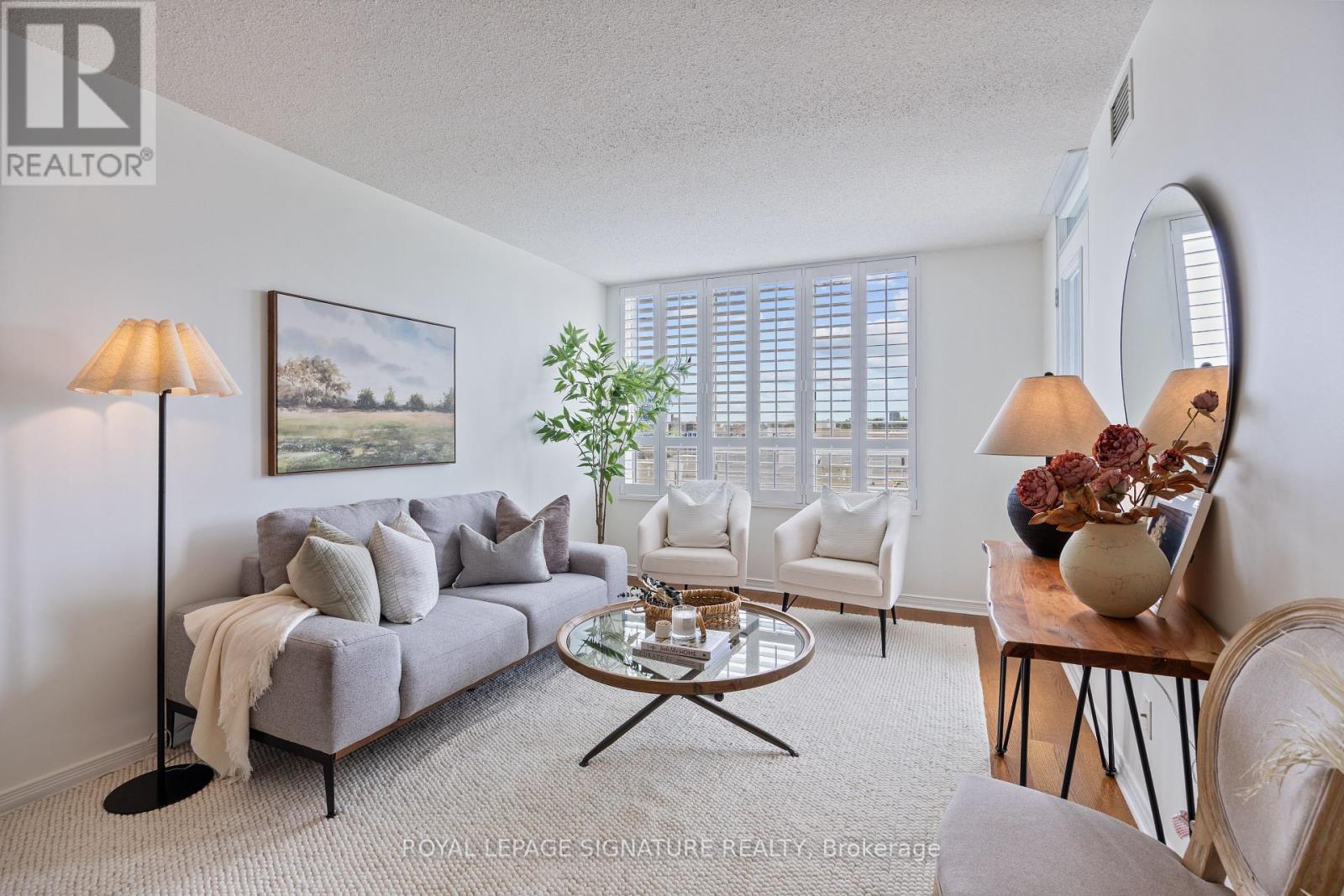 Photo 23 of 402 205 The Donway W, Toronto ON