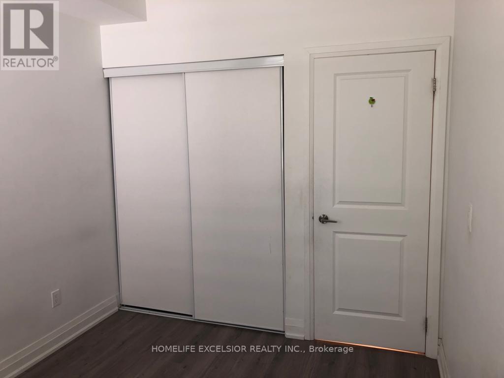 Photo 5 of Th 59 780 Sheppard Avenue E, Toronto ON