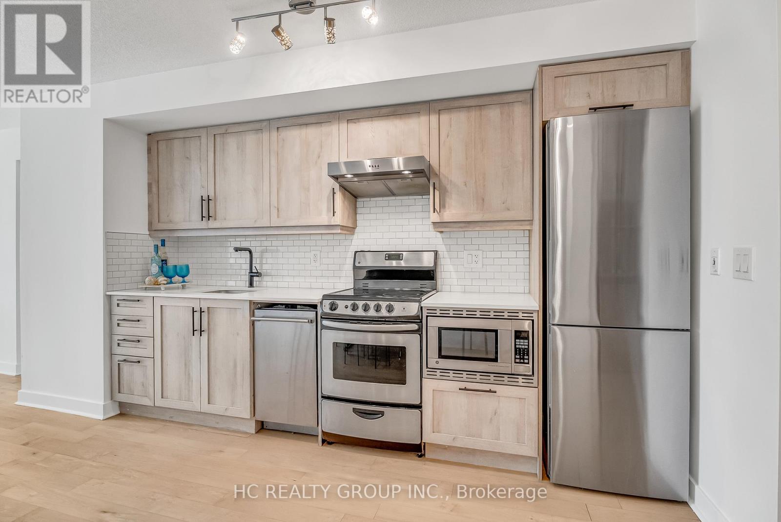 Photo 11 of 322 320 Richmond Street E, Toronto ON