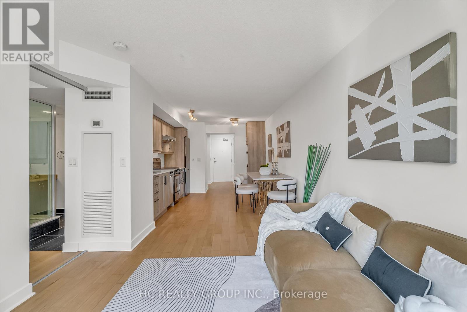 Photo 15 of 322 320 Richmond Street E, Toronto ON