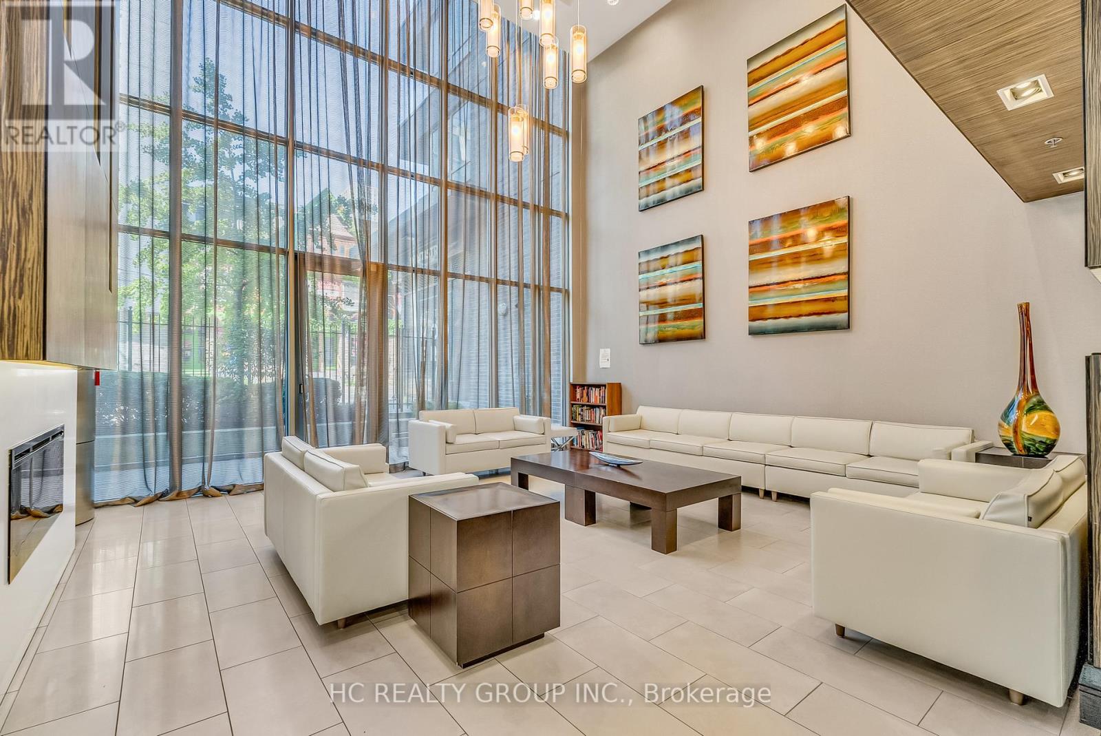 Photo 2 of 322 320 Richmond Street E, Toronto ON