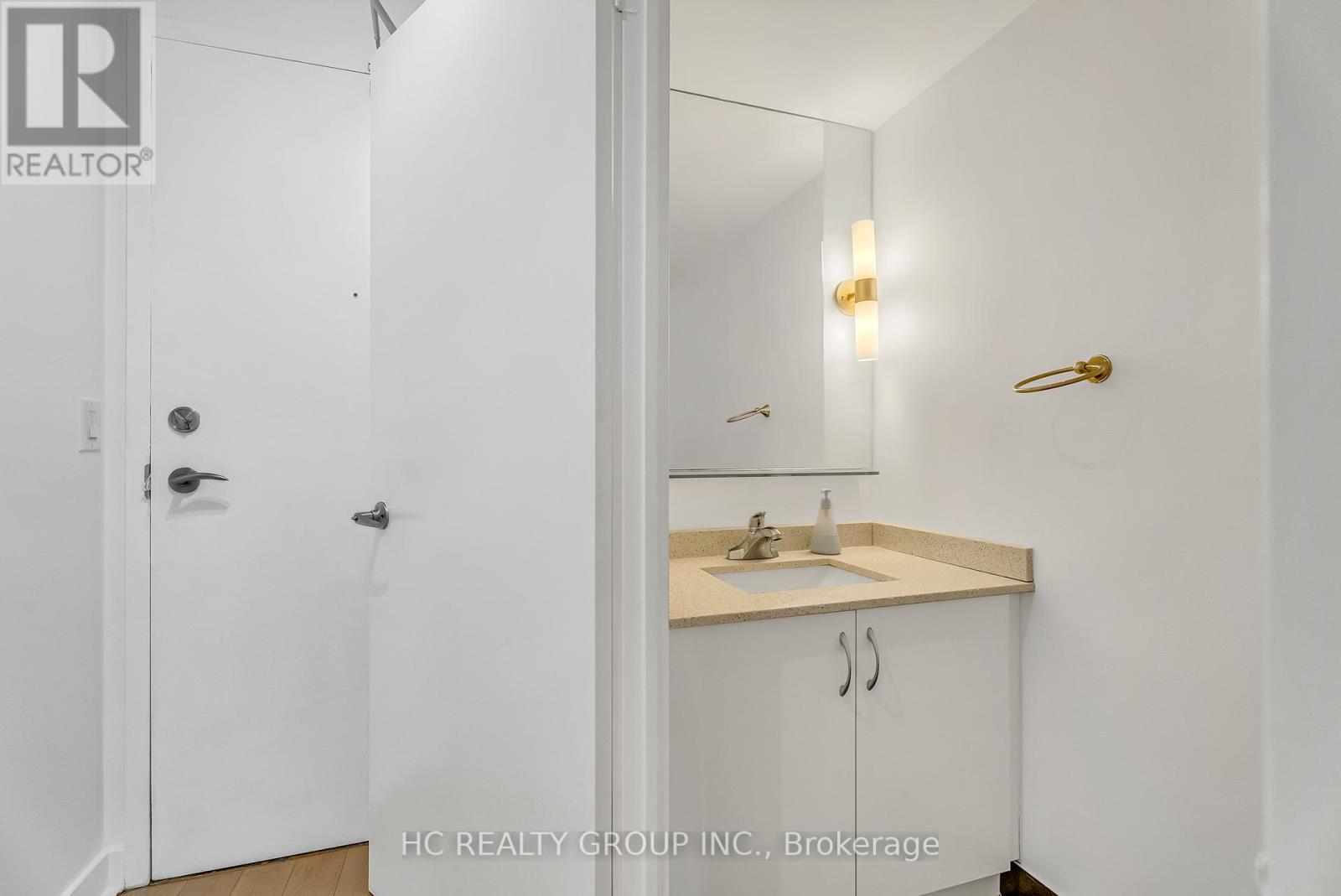 Photo 6 of 322 320 Richmond Street E, Toronto ON