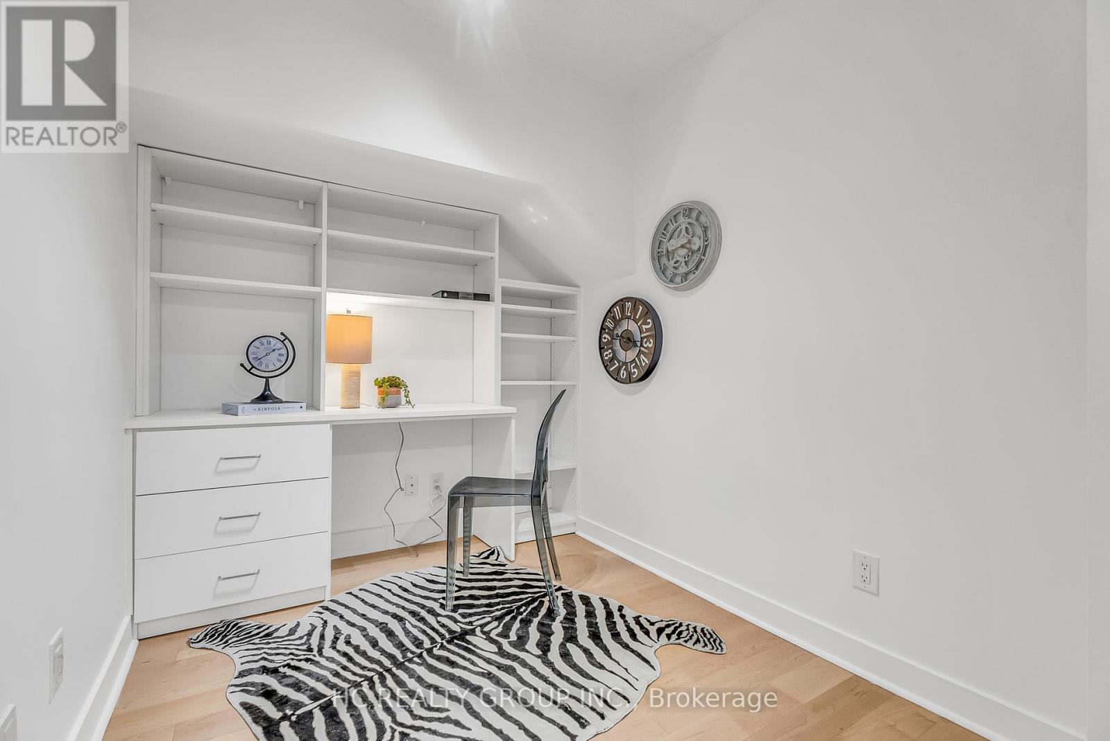 Photo 7 of 322 320 Richmond Street E, Toronto ON