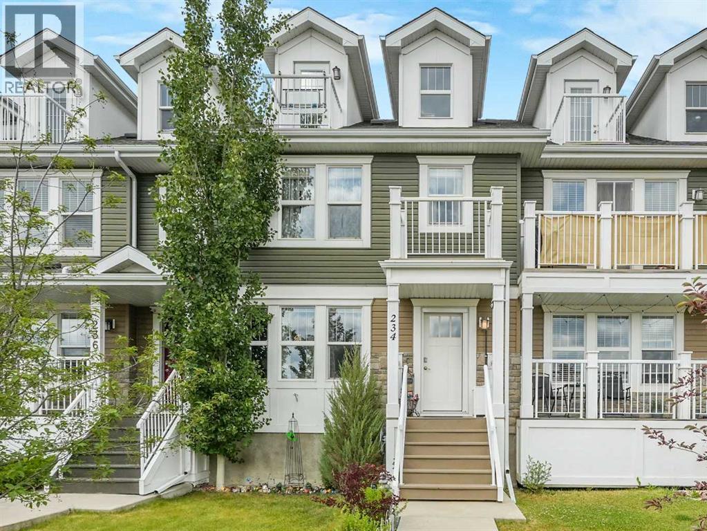 Photo 2 of 234 Robinson Drive, Leduc AB