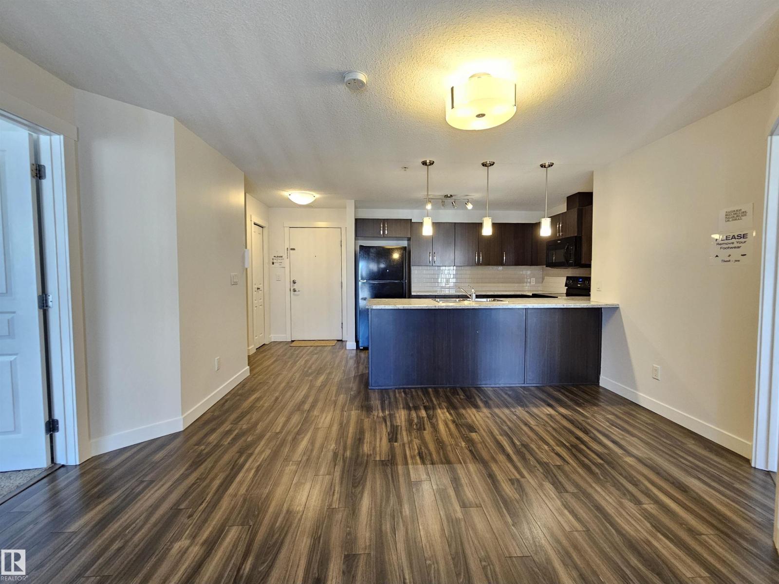 Photo 9 of 205 3670 139 Av Nw, Edmonton AB