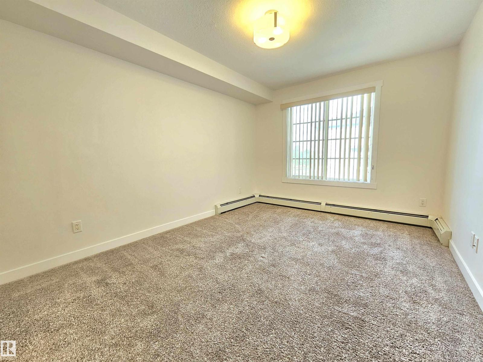 Photo 11 of 205 3670 139 Av Nw, Edmonton AB