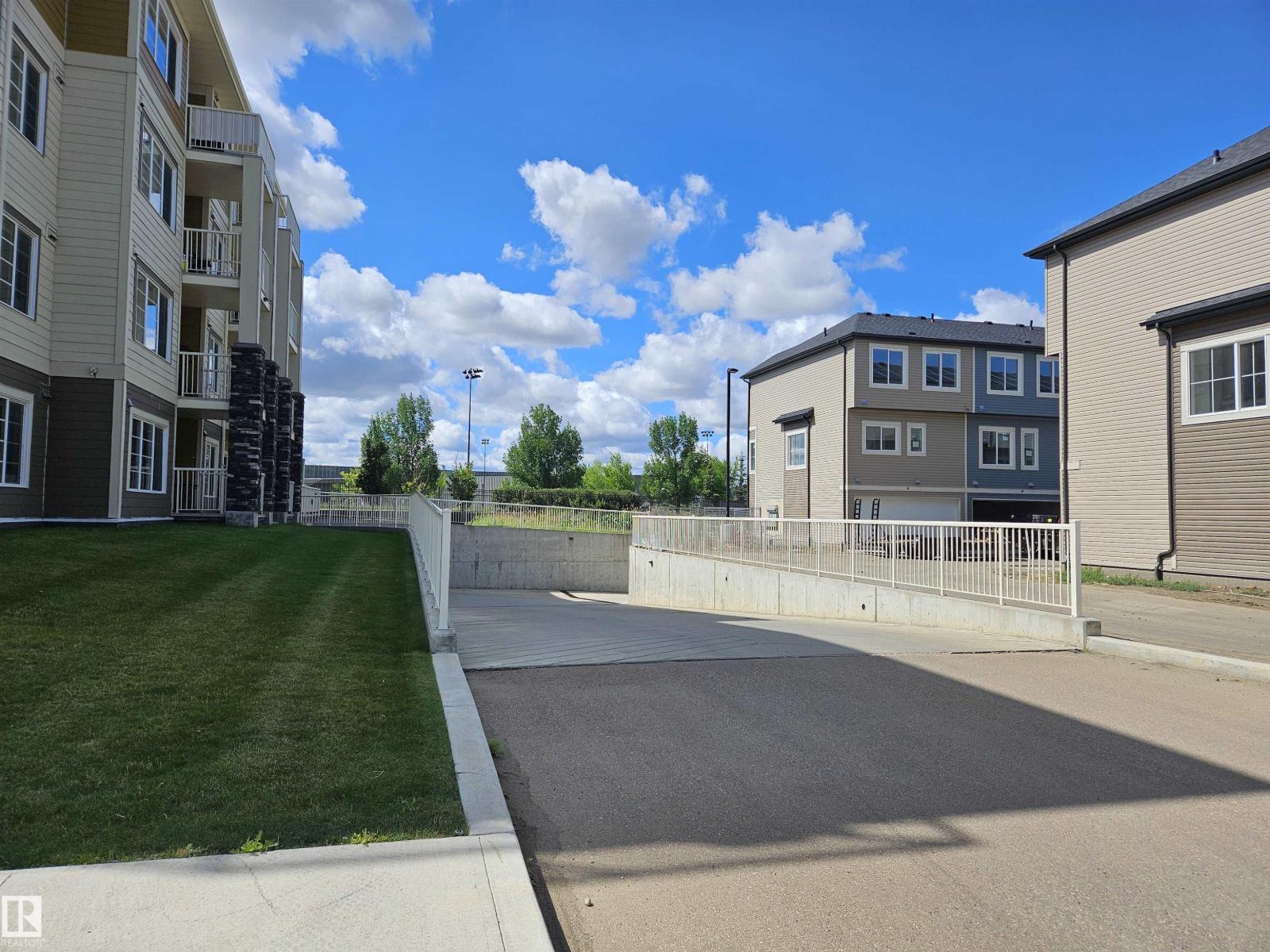 Photo 17 of 205 3670 139 Av Nw, Edmonton AB