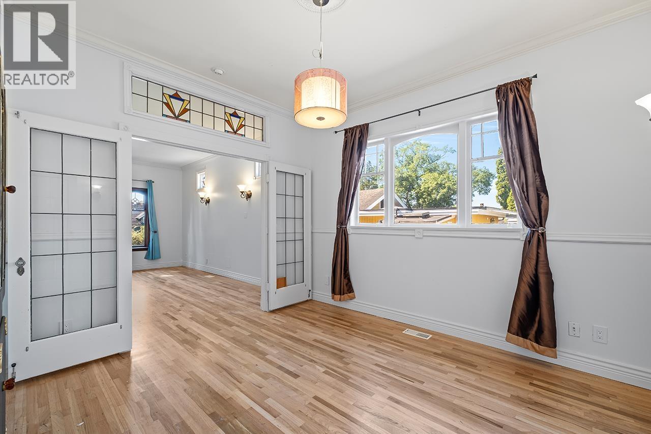 Photo 6 of 1027 Nanaimo Street, New Westminster BC