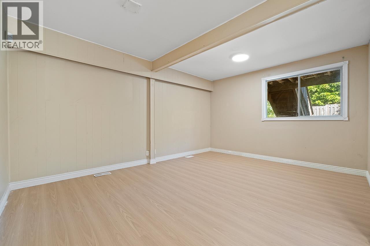 Photo 11 of 1027 Nanaimo Street, New Westminster BC