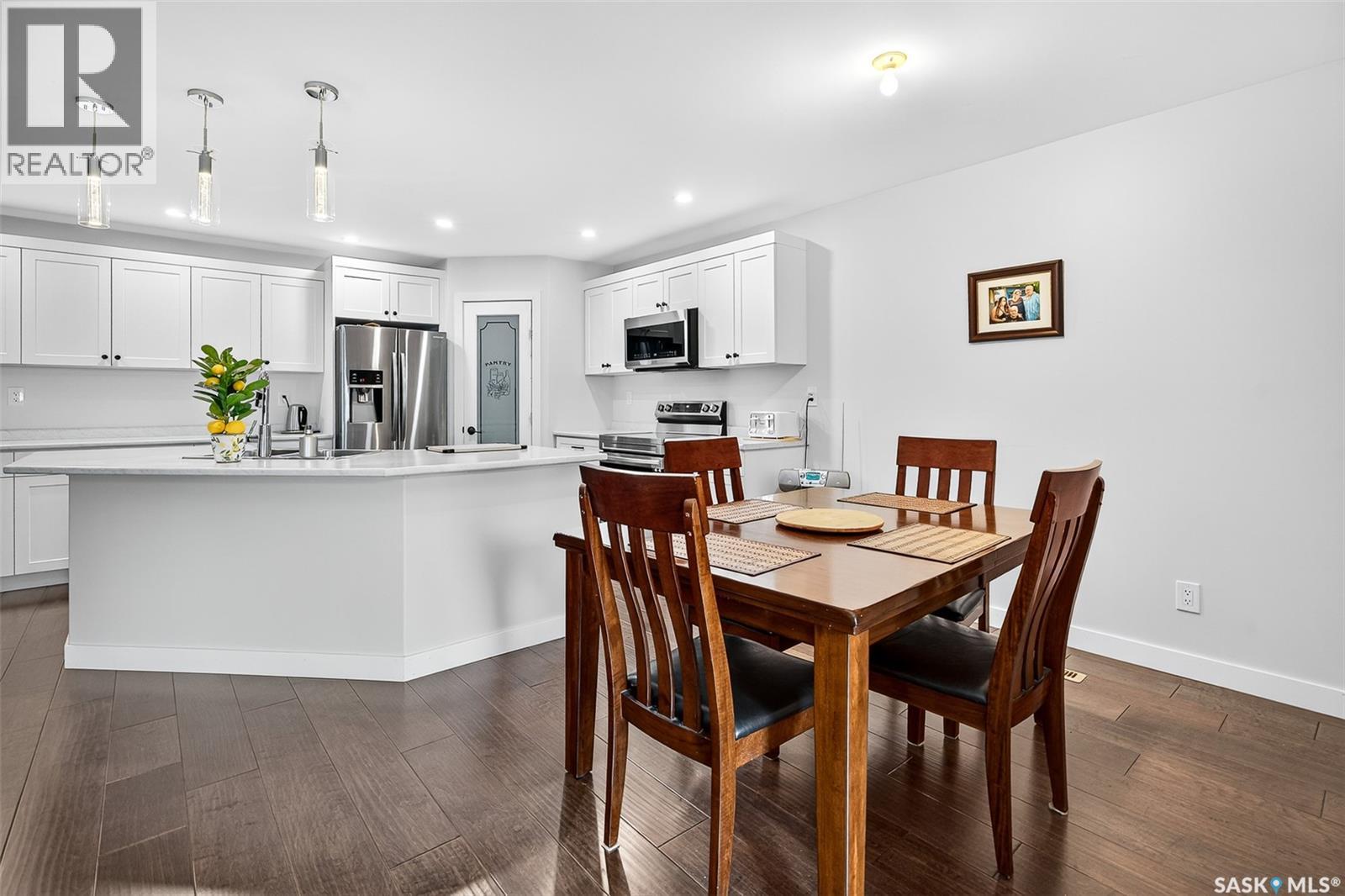 Photo 14 of 1034 Stadacona Street W, Moose Jaw SK