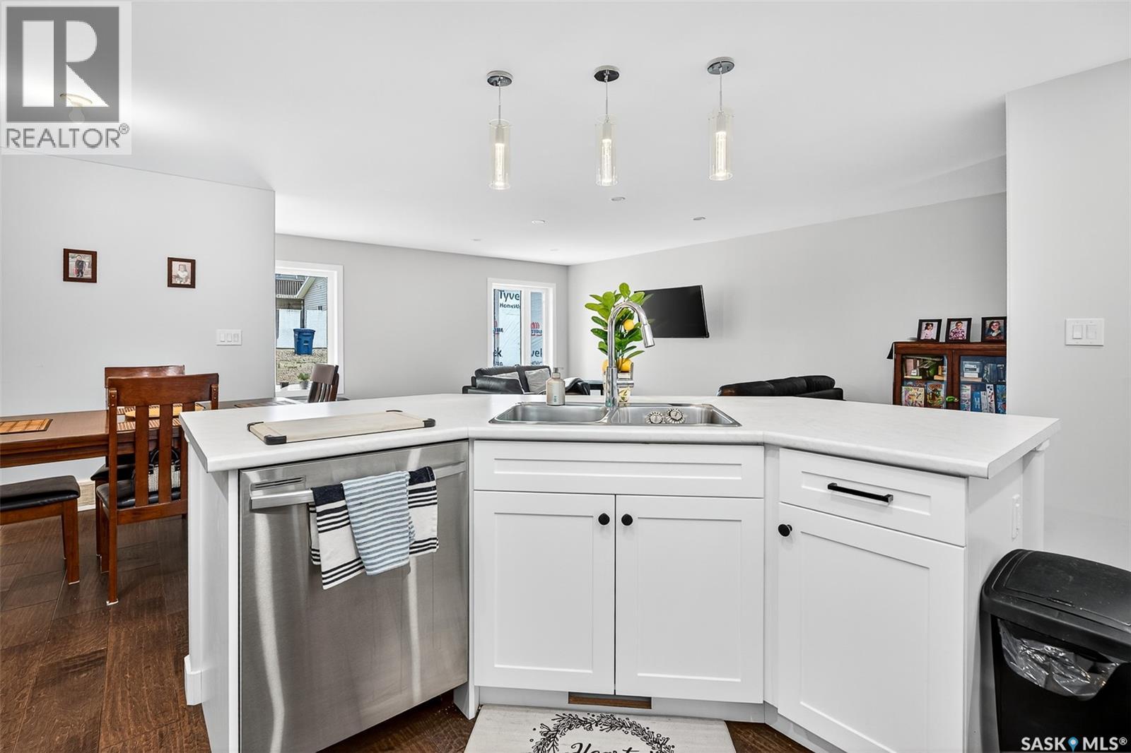Photo 18 of 1034 Stadacona Street W, Moose Jaw SK