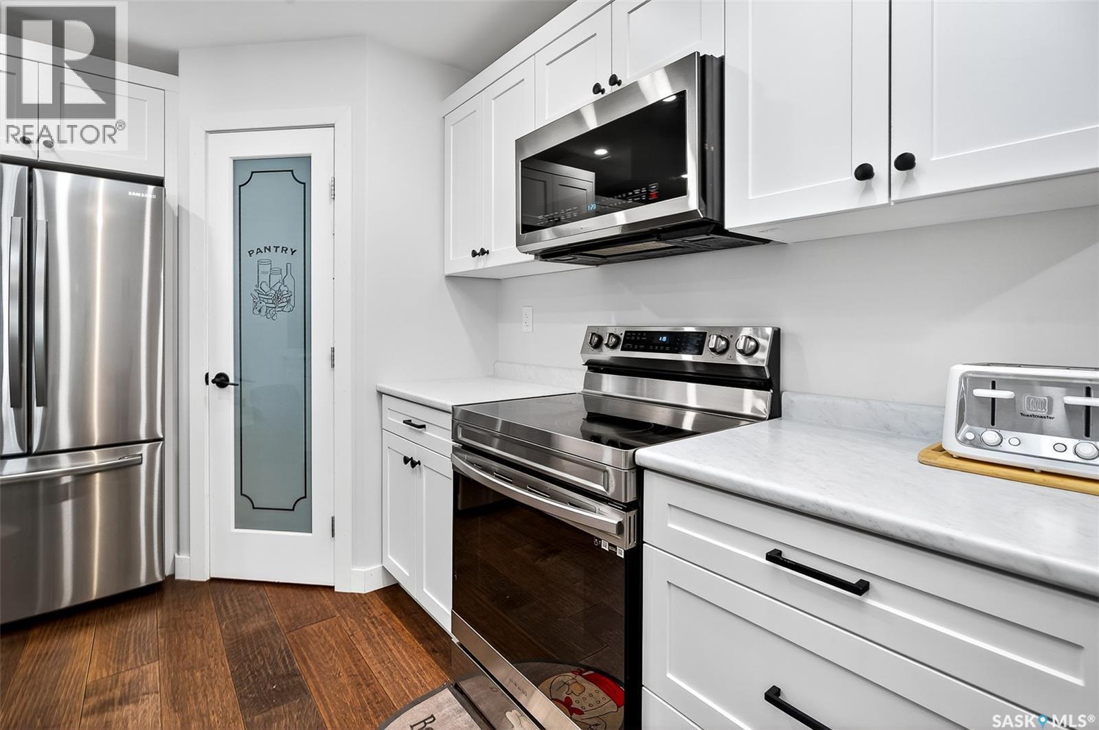 Photo 19 of 1034 Stadacona Street W, Moose Jaw SK