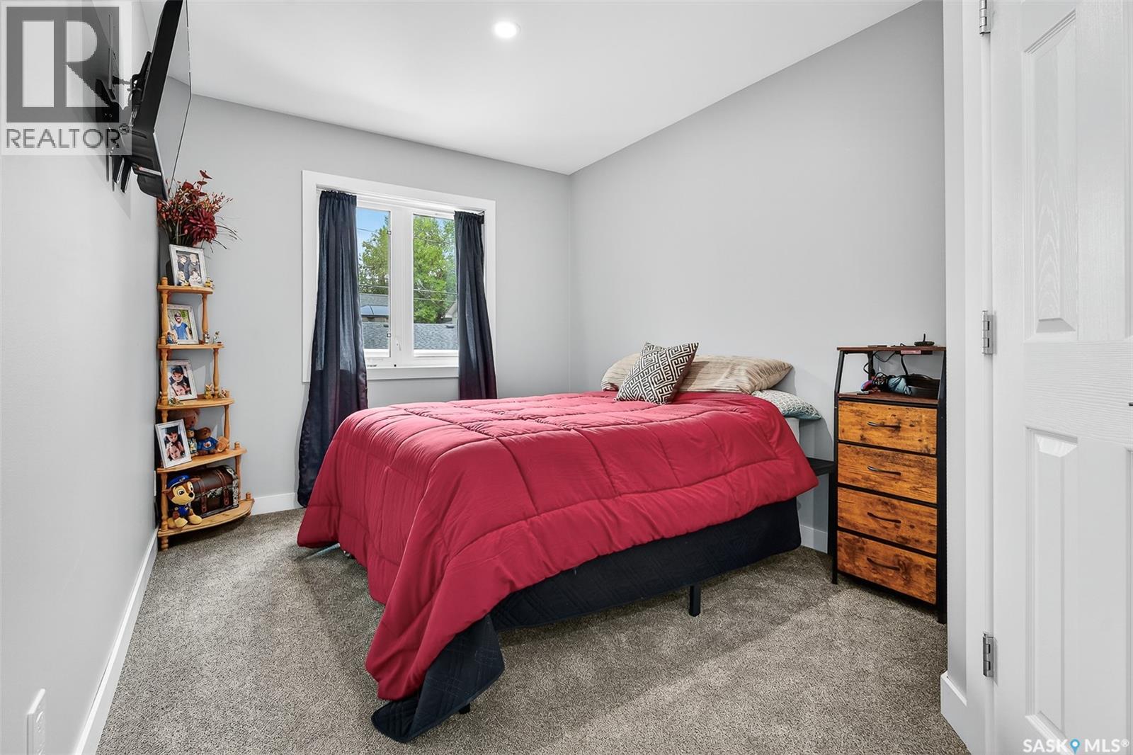 Photo 32 of 1034 Stadacona Street W, Moose Jaw SK
