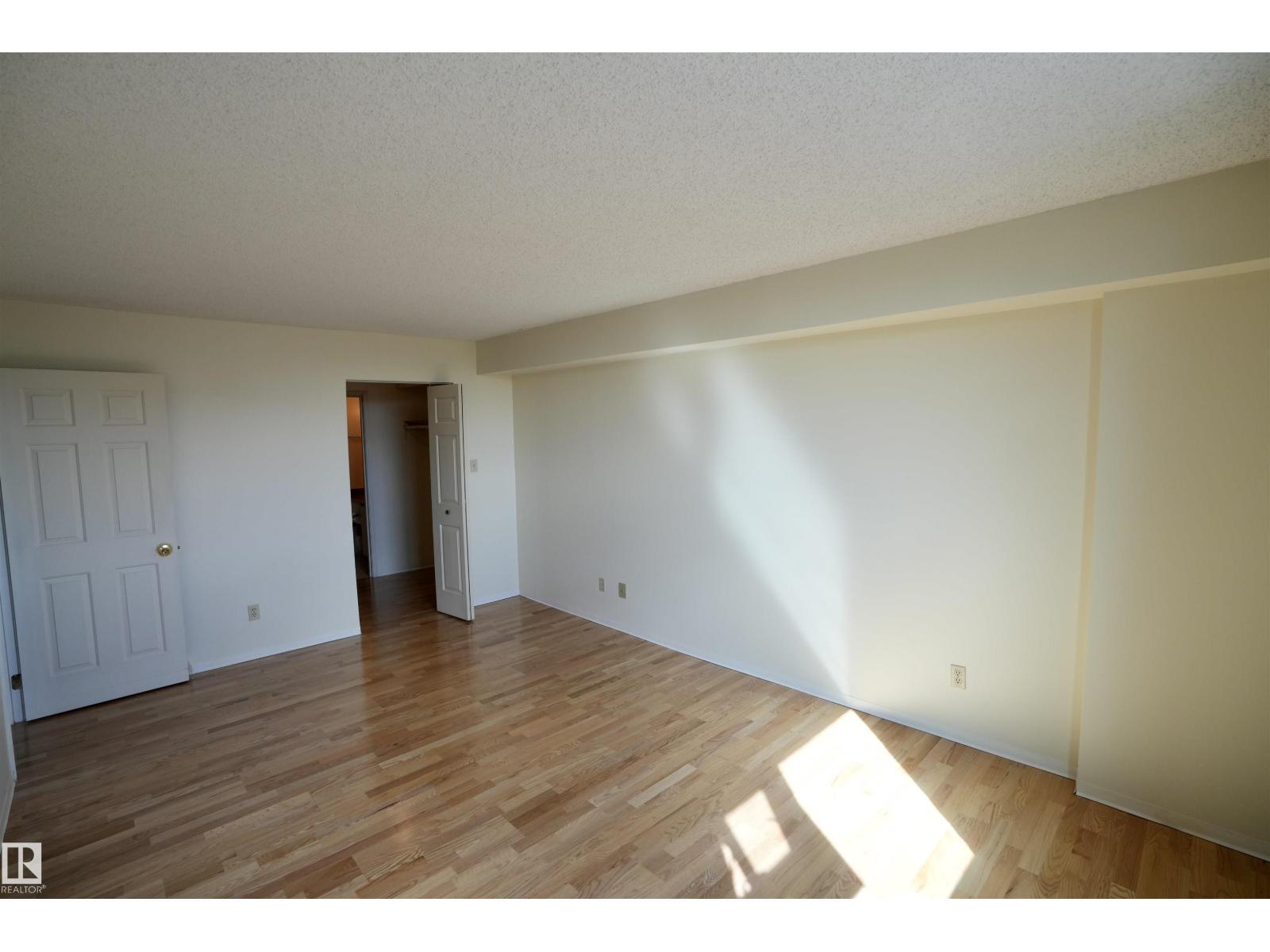 Photo 6 of 503 10545 Saskatchewan Dr Nw, Edmonton AB