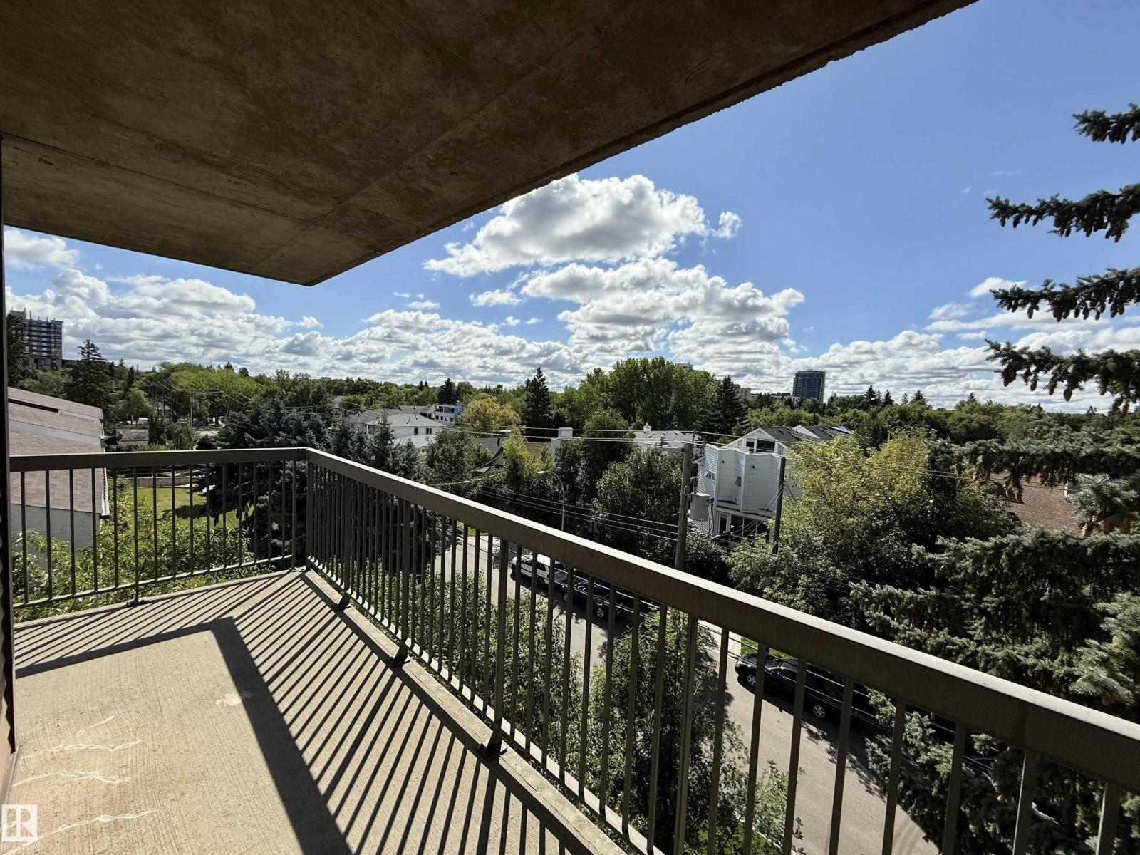 Photo 13 of 503 10545 Saskatchewan Dr Nw, Edmonton AB