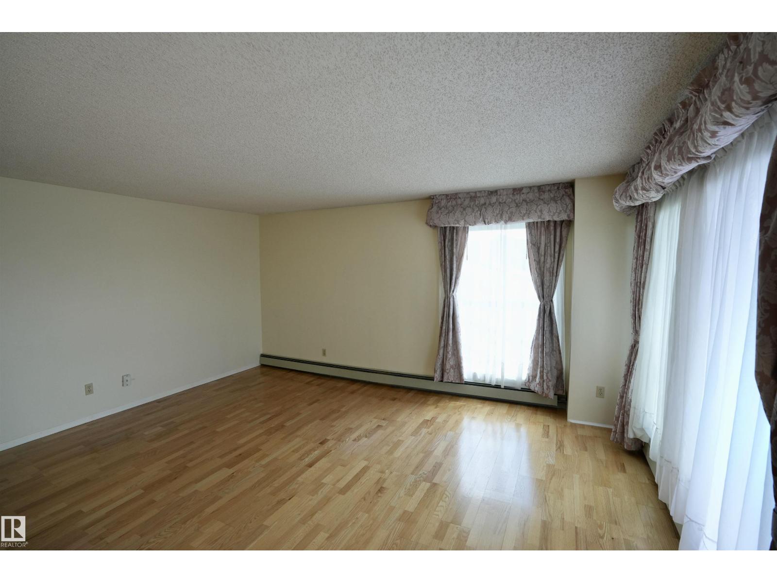 Photo 23 of 503 10545 Saskatchewan Dr Nw, Edmonton AB