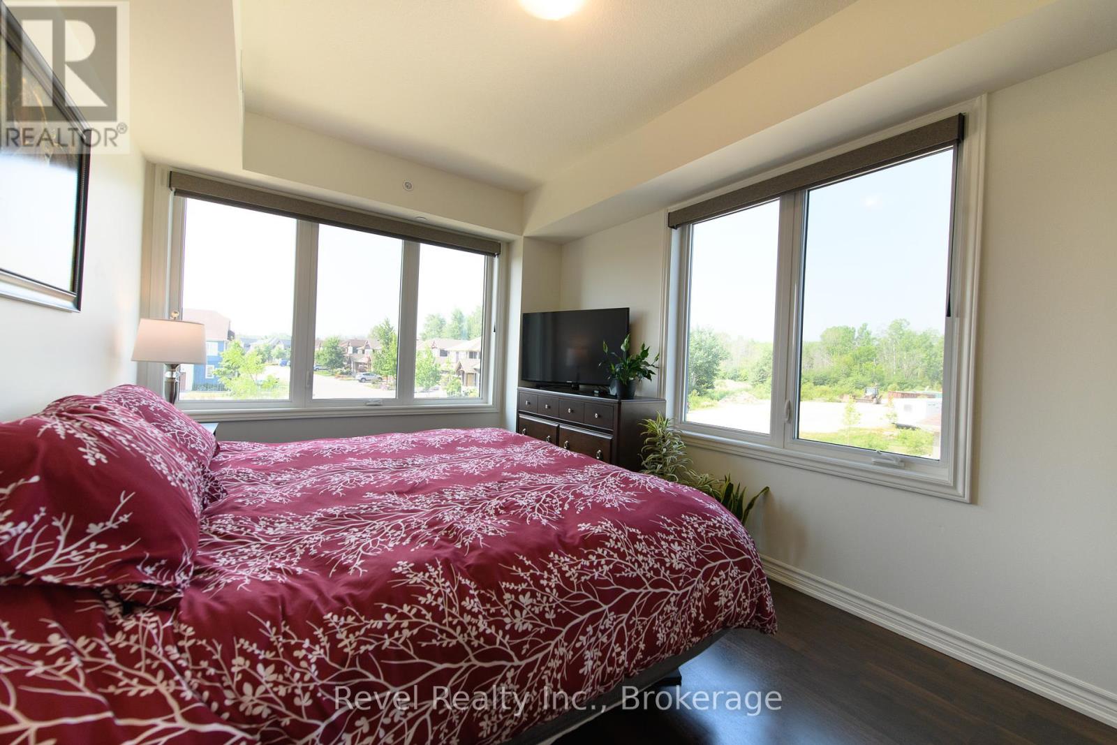 Photo 13 of 201 17 Spooner Crescent, Collingwood ON